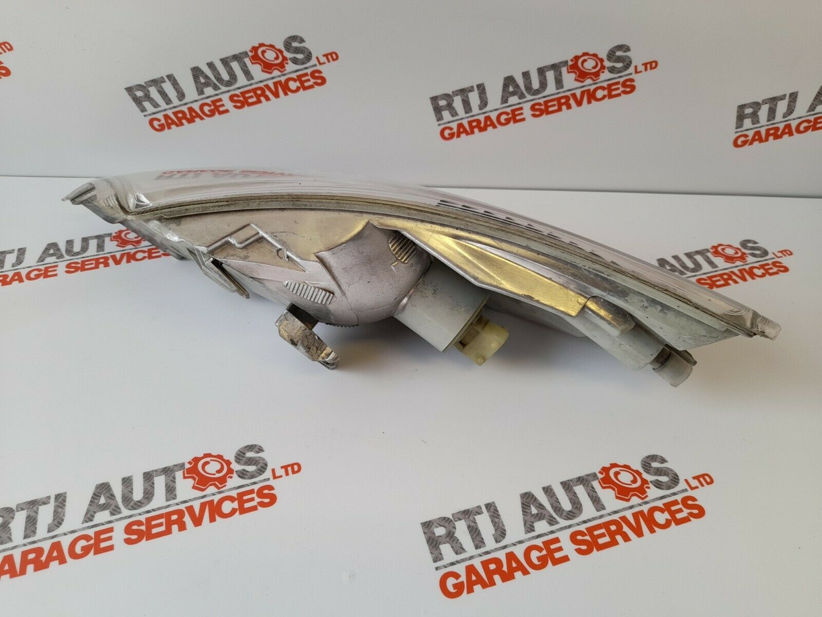 SAAB 9-5 95 03 - 05 Front Right Driver Off Side Indicator Lens 89008366 5336755