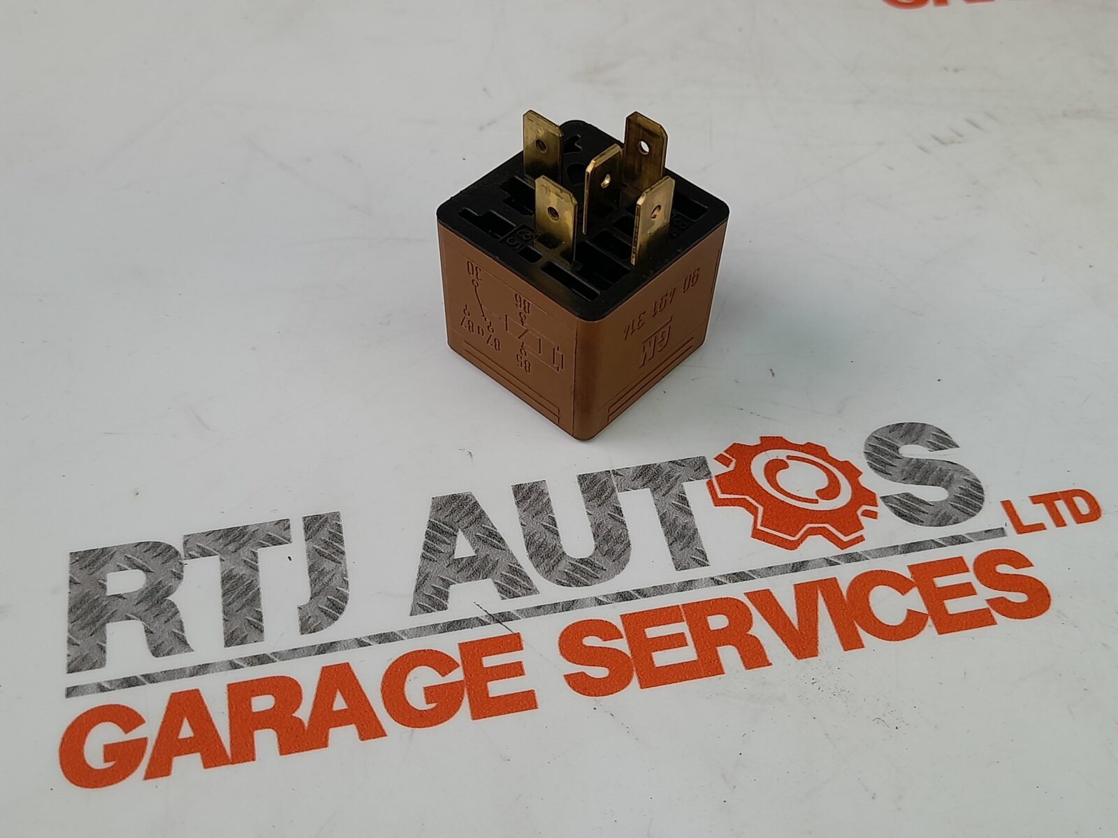 Saab 9-3 12V Windshield Relay 90491314 0332209136