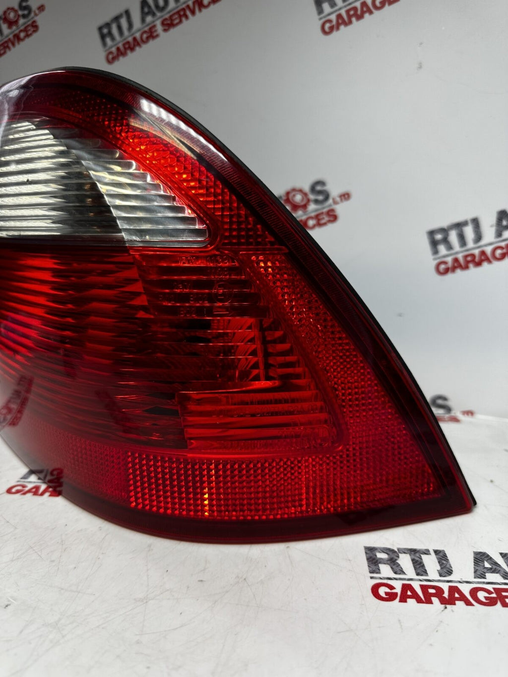 SAAB 95 9-5 2002 - 2005 Saloon Right Hand Rear Outer Tail Lamp Light 5142203