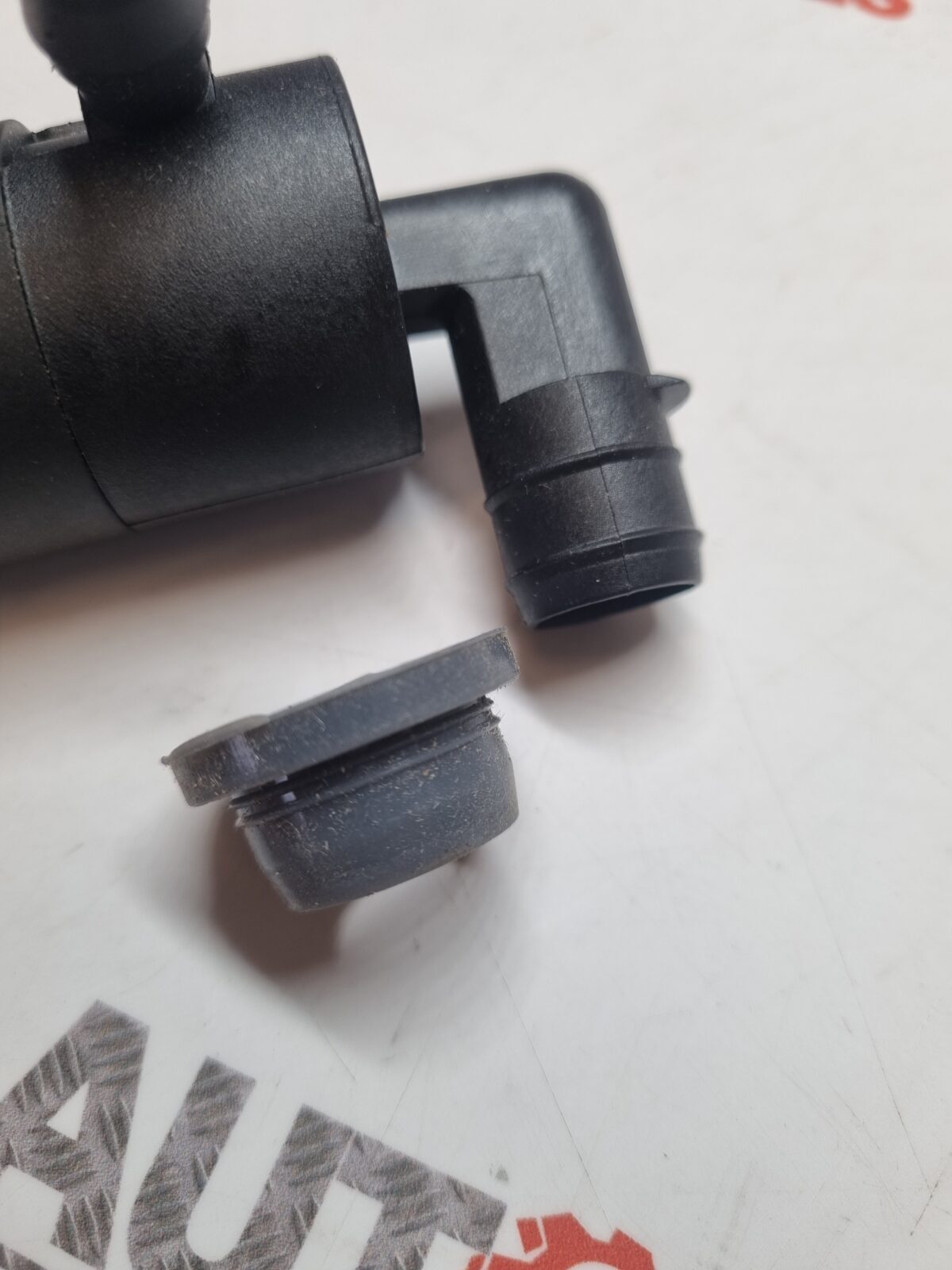 Saab 9-3 Windscreen Washer Pump 12802440 12782867 04-12