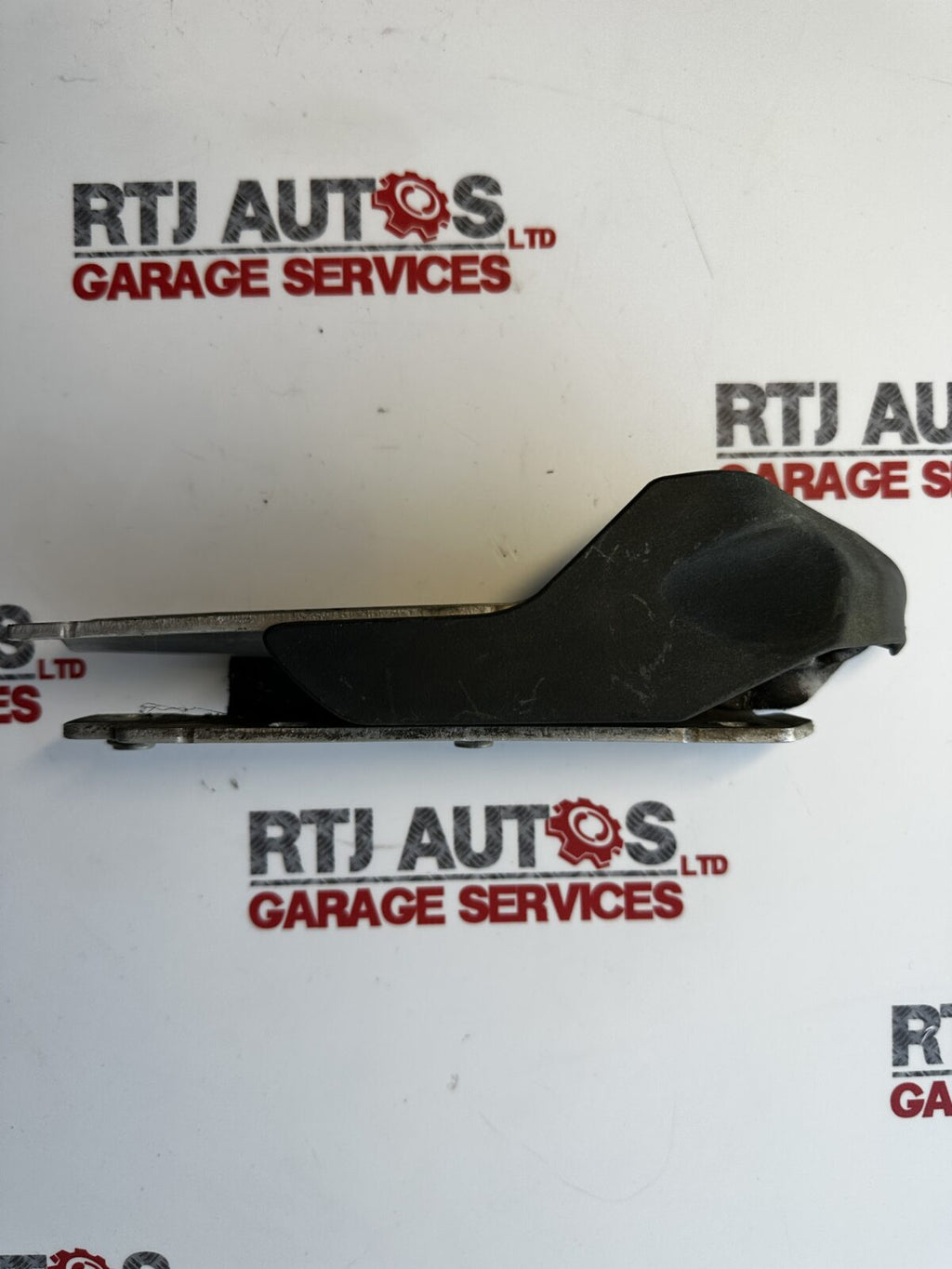 SAAB 93 9-3 (03-11) 4D 5D RH Bonnet Hinge 12775658