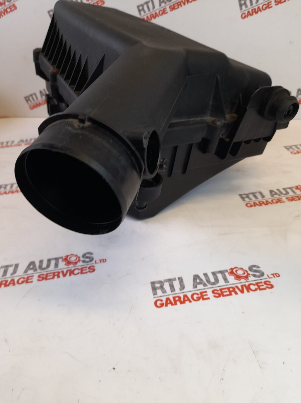 Saab 93 9-3 Air Filter Housing Box 12805265