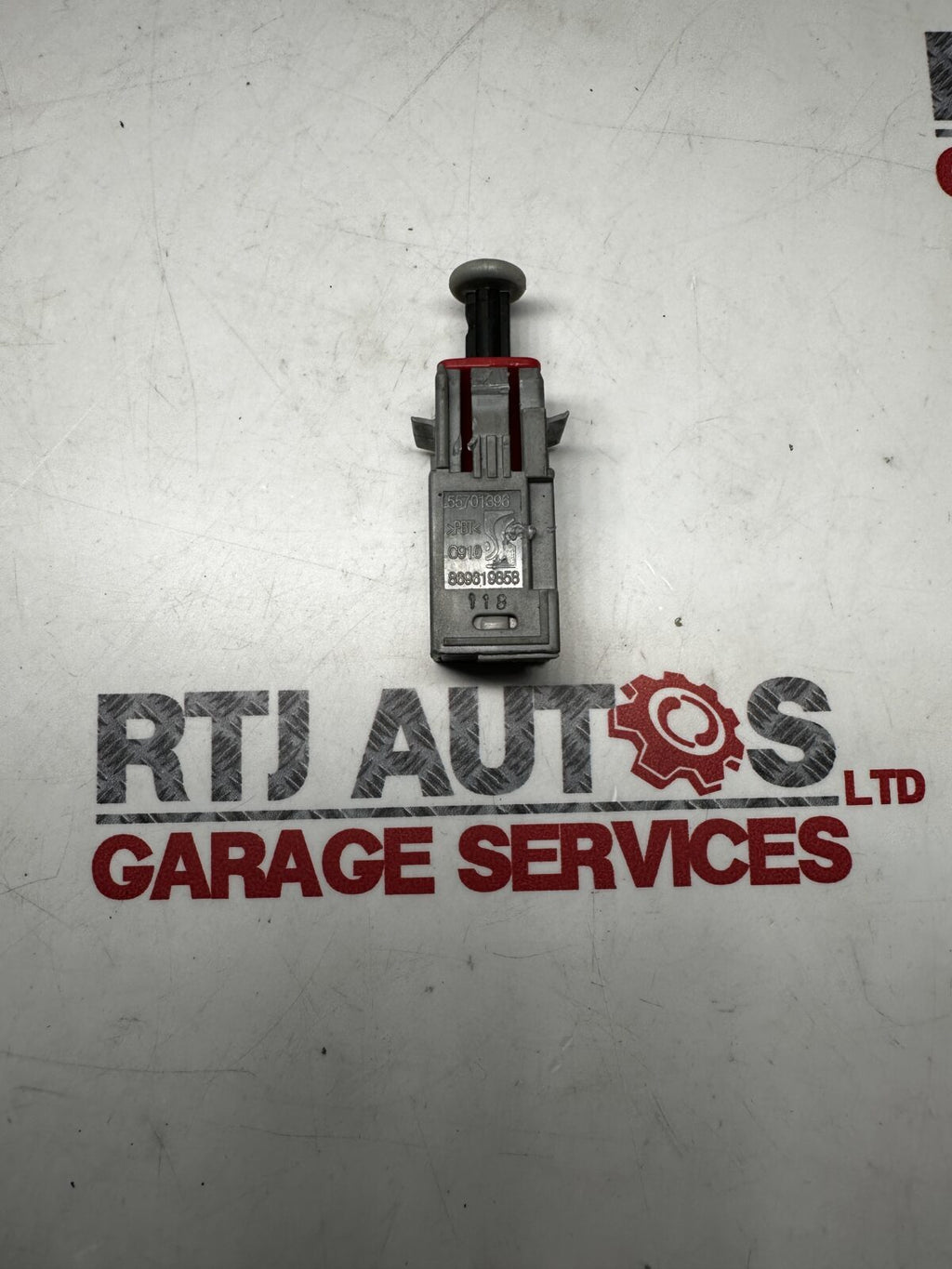 Saab 9-3 Brake Switch Stop Light 55701396 55701395 13178792