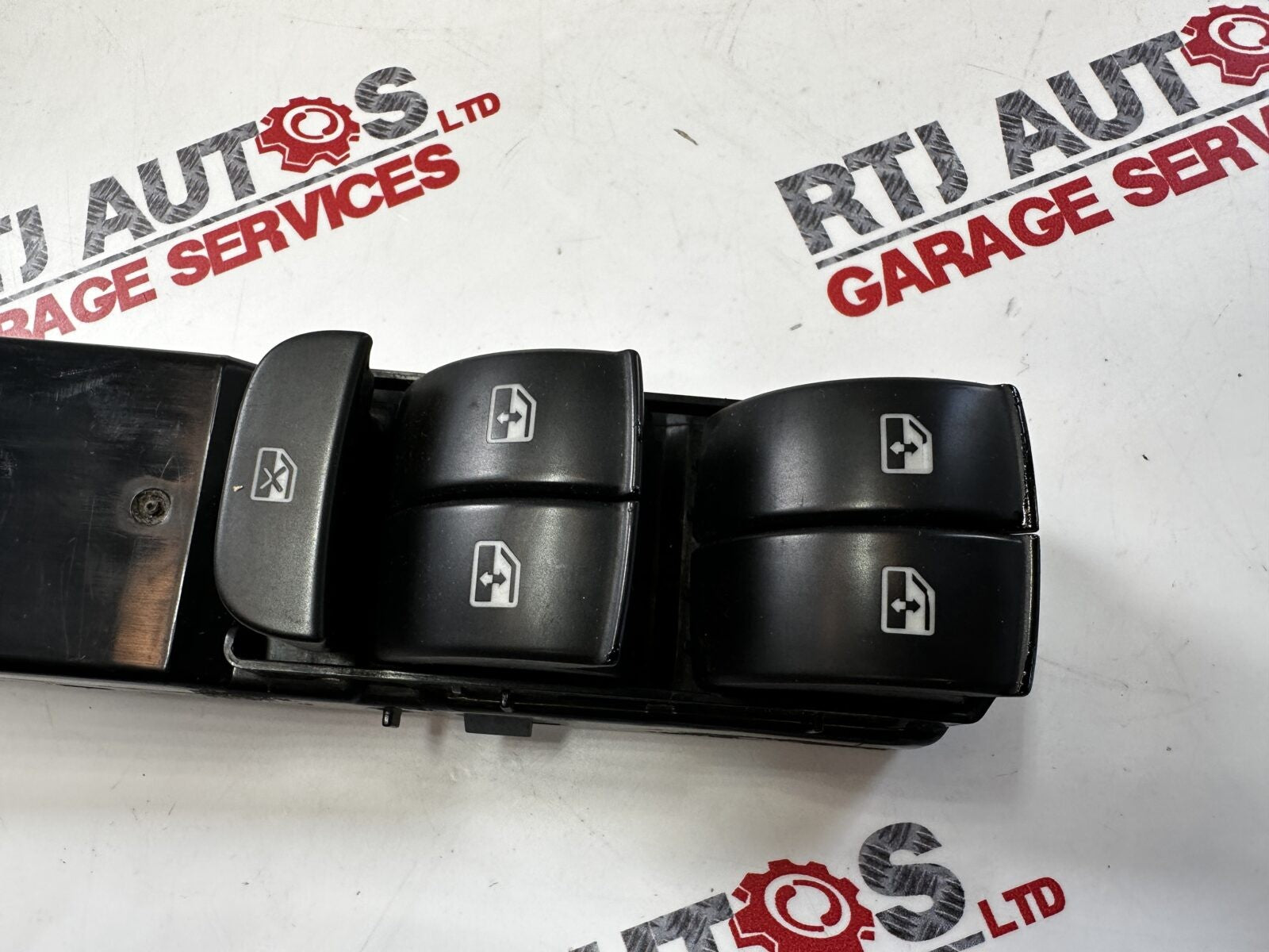 SAAB 9-3 93 Right Front Door Window Switch Pack 12803060