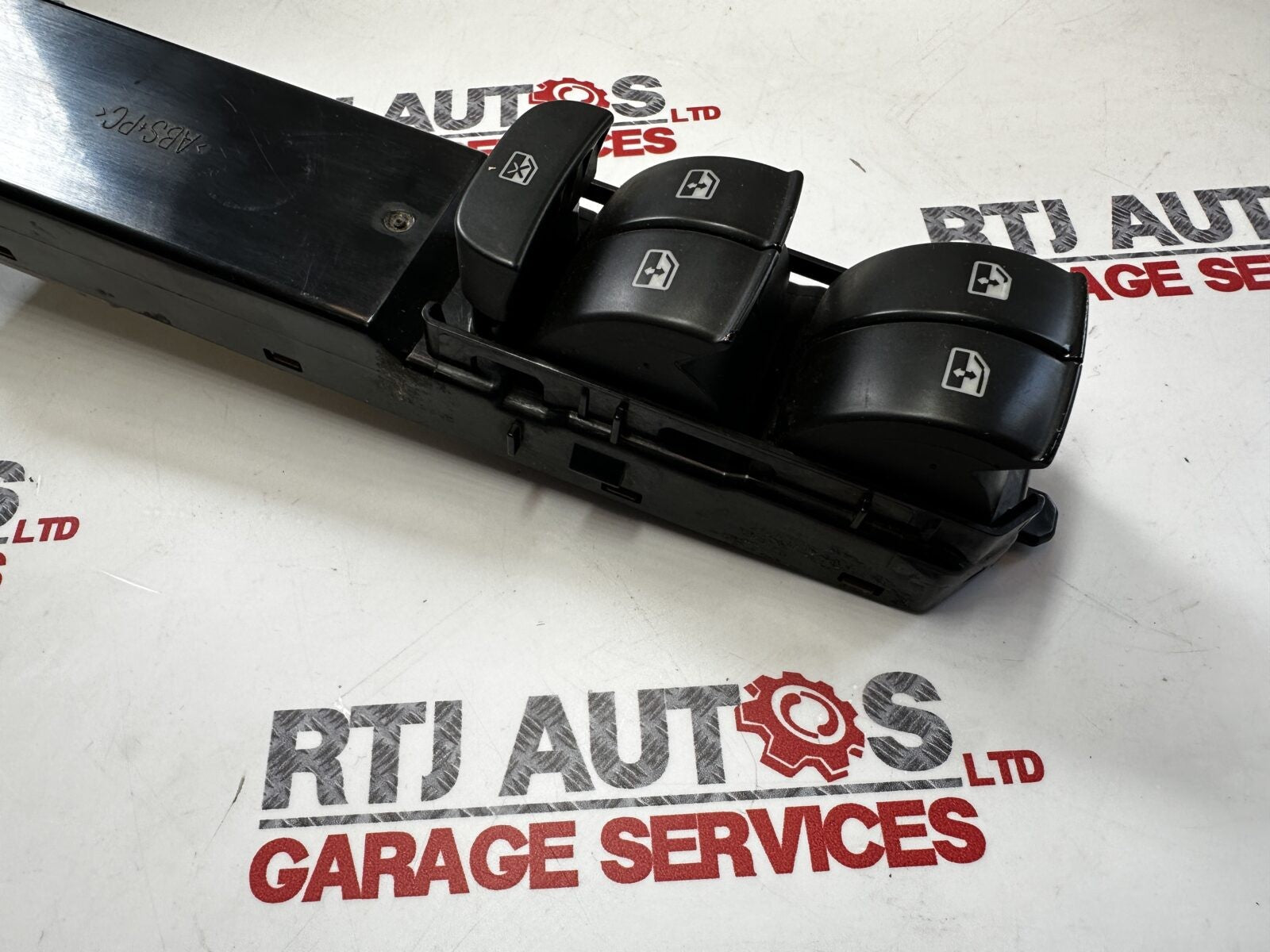 SAAB 9-3 93 Right Front Door Window Switch Pack 12803060