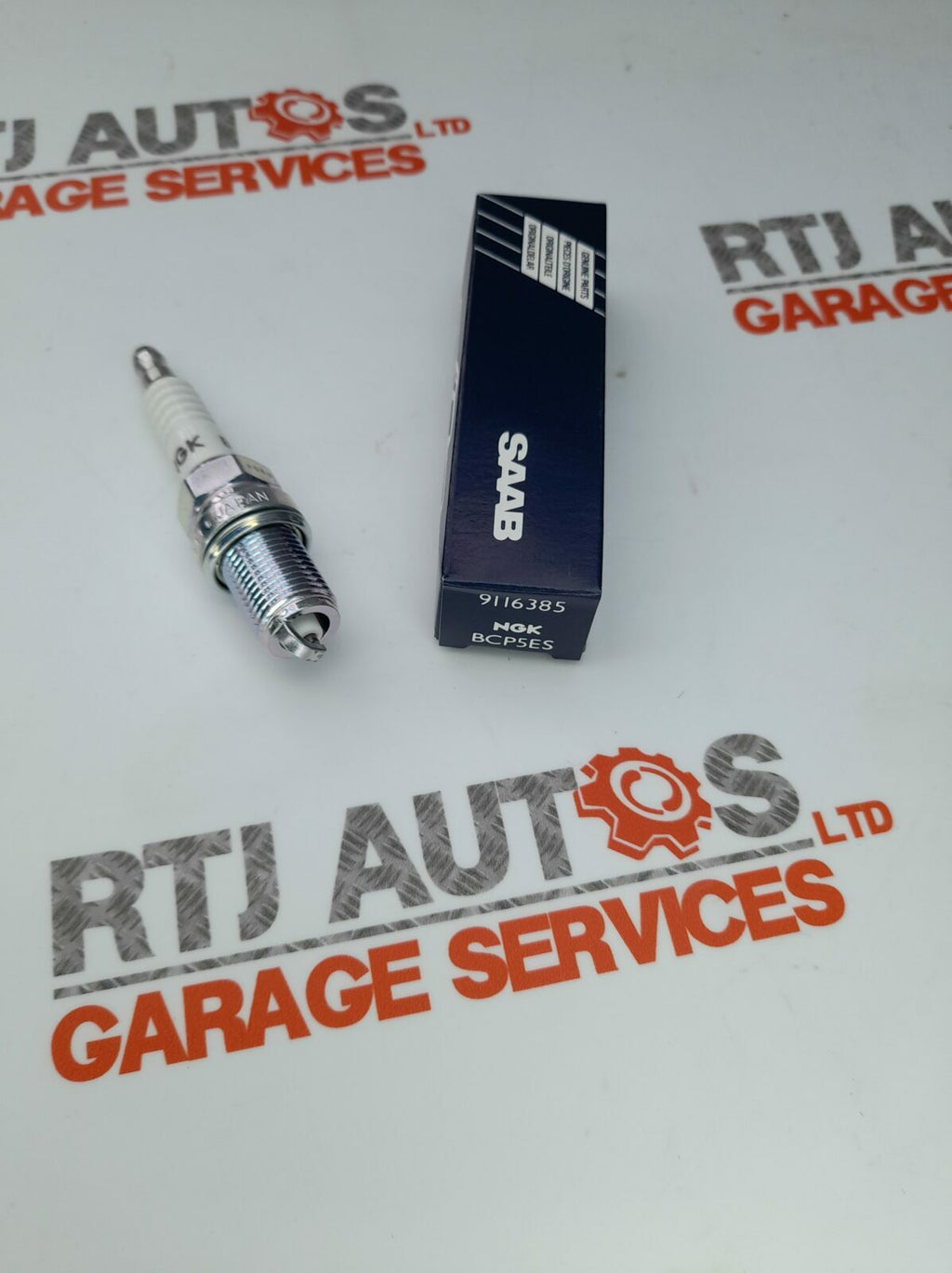 Genuine Saab 900 9000 2.0L Petrol Spark Plugs (x4) 9116385