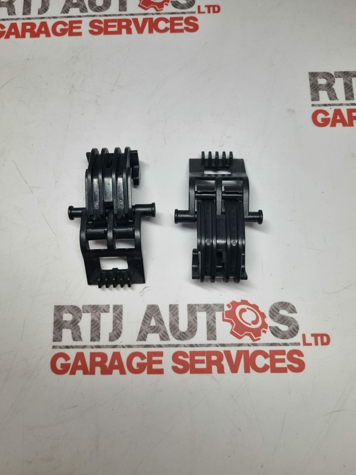 Saab 9-3 93 03-12 Cabin Pollen Filter Housing Clips (x2,pair)
