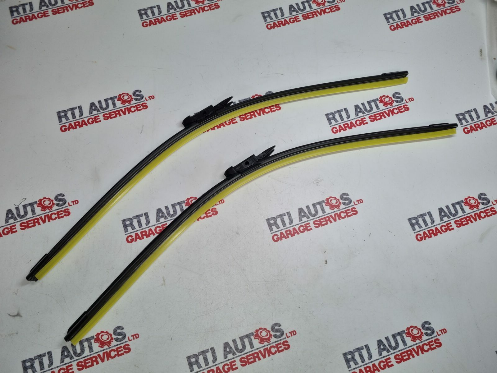 Saab 93 9-3 From 2008 All models Front Wiper Blades 2x23 Inch (2x575mm) 12778386