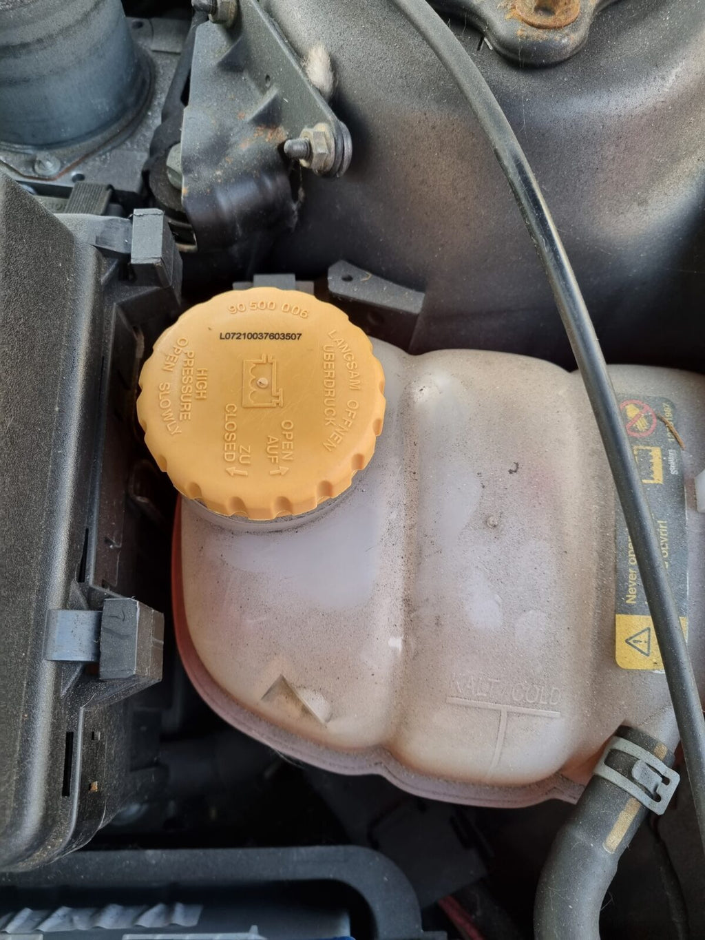 New Saab 900 93 9-3 (94-02) 95 9-5 (98-10) Coolant Expansion Tank Cap 90500007