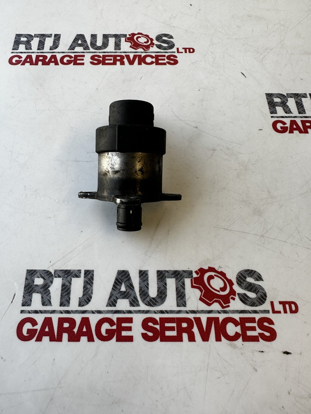 SAAB 93 9-3 95 9-5 Fuel Pump Pressure Regulator Control Valve 0928400653