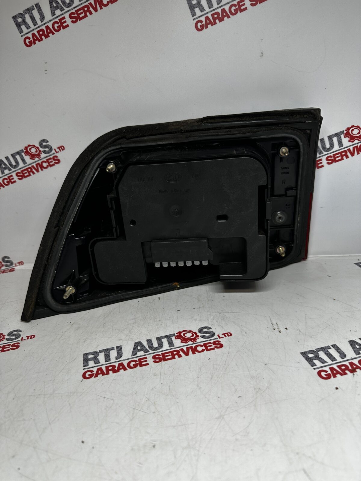 Saab 9000 CSE CS (92-98) Offside Drivers Rear Tail Light