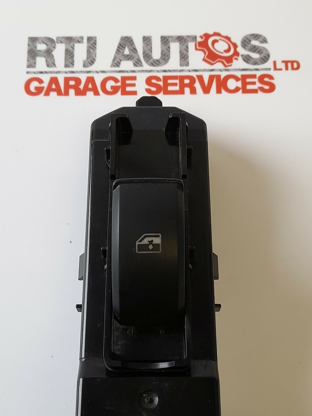 Saab 93 9-3 03-05 Nearside Front Switch Pack w/out Finger Protection 12764035