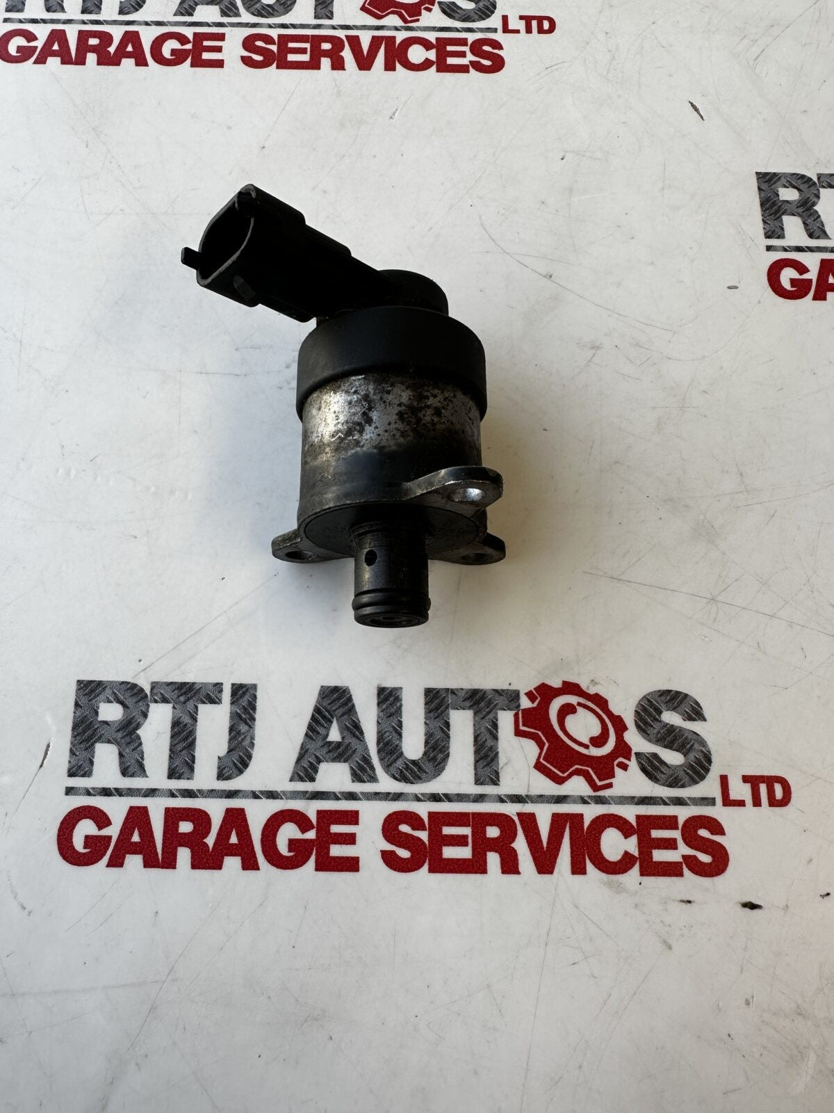 SAAB 93 9-3 95 9-5 Fuel Pump Pressure Regulator Control Valve 0928400653