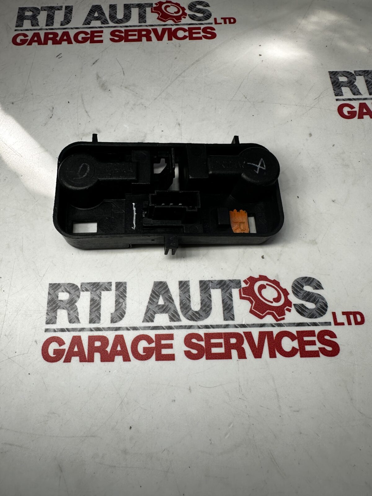 Saab 93 9-3 Saloon (08-12) Bulb Holder Offside/Right 12778463