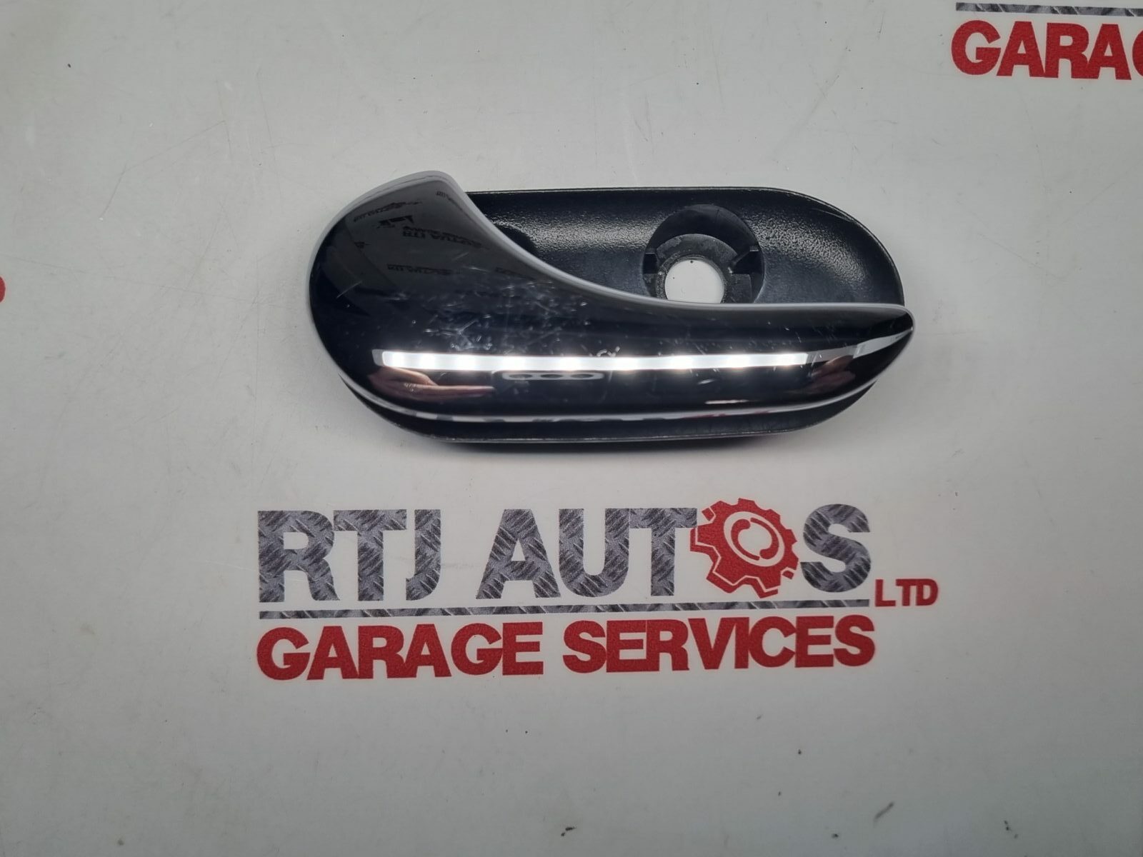 Saab 900 9-3 9-5 1994-2005 Interior Door Grab Handle Left Front or Rear 4824348