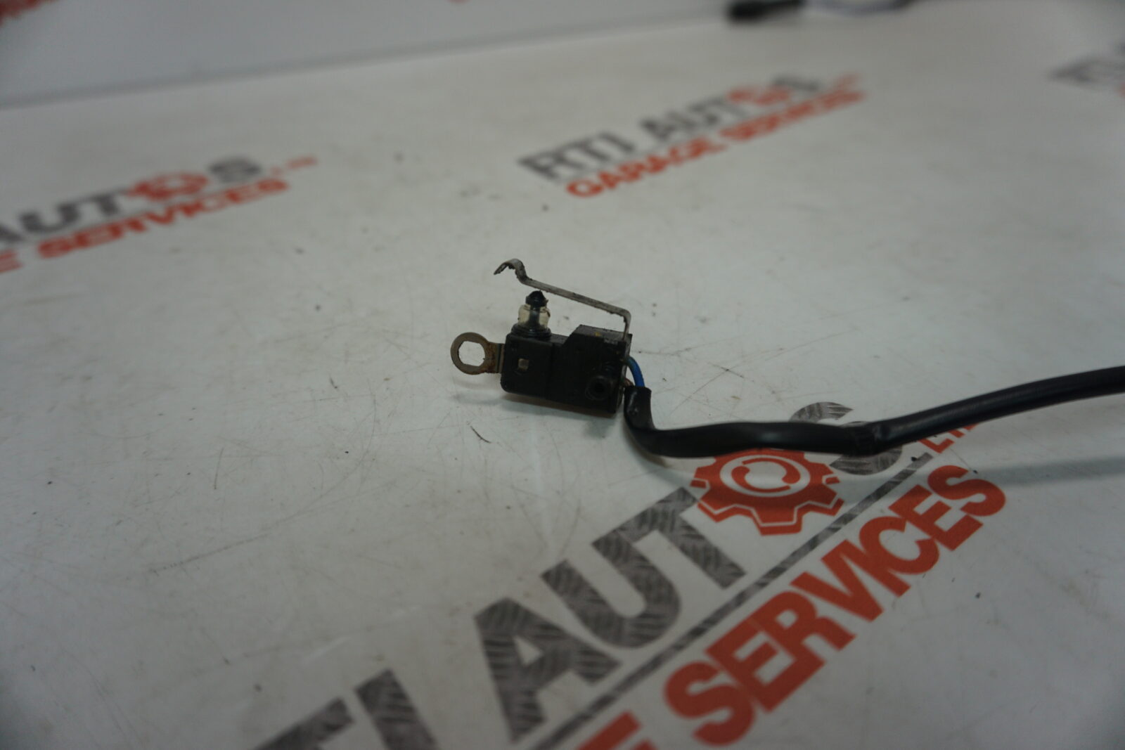 Saab 9-3 93 OG Convertible 98-02 Cabriolet Roof Microswitch 4927976 for Centr...