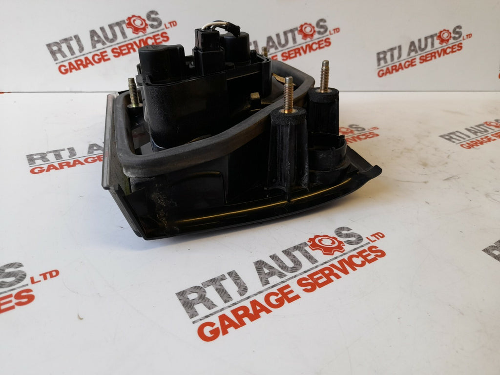 Saab 900 1994 -1998 Boot Inner Driver O/S Rear Light 4448585 with Rear Fog