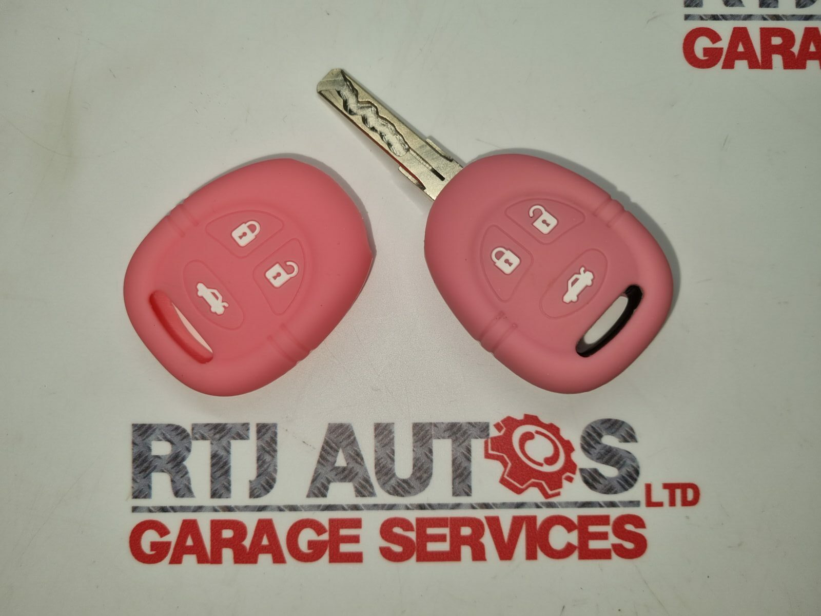 SAAB 9-5 95 98-10 9-3 93 01-03 Pink Silicone Key Fob Case Cover