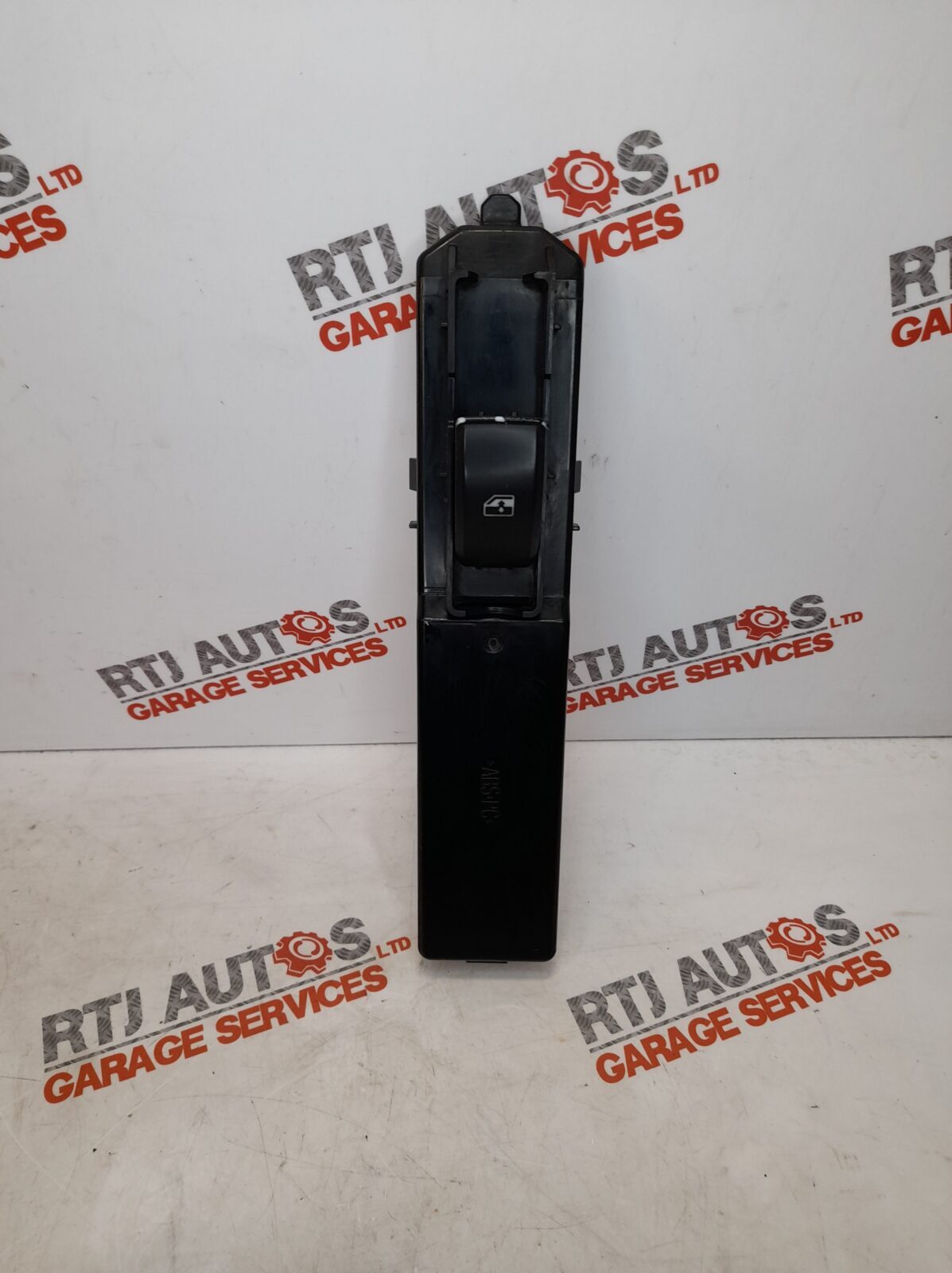 Saab 93 9-3 03-06 Passenger Front Switch Pack with Finger Protection 12772021