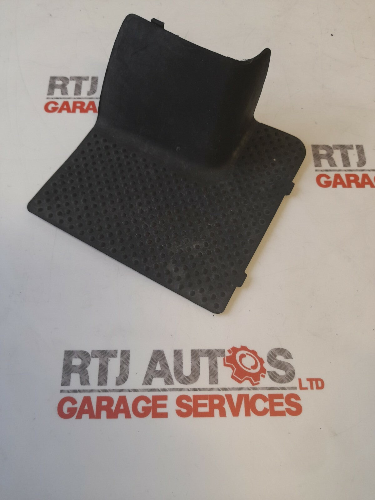 Saab 95 9-5 Centre Console Rubber Mat 4600086