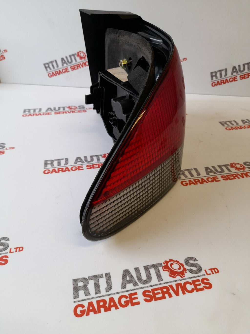 Saab 900 1993 to 1998 Passenger Nearside 2 Door Convertible Rear Tail Light