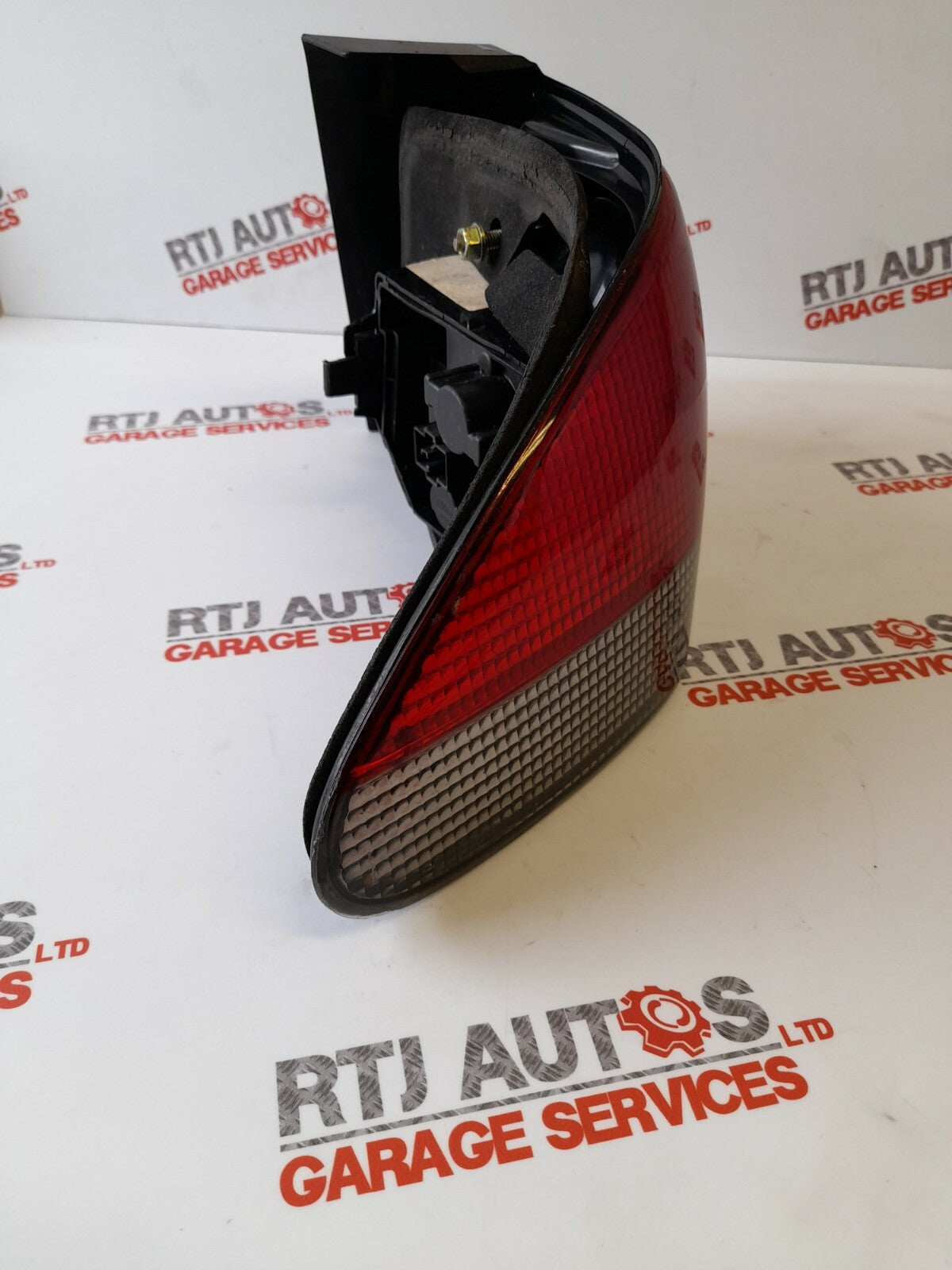 Saab 900 1993 to 1998 Passenger Nearside 2 Door Convertible Rear Tail Light