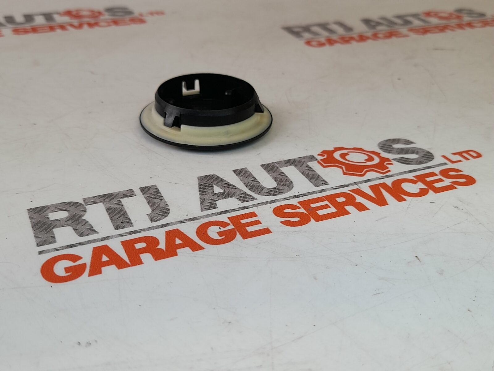 Saab 9-3 9-5 Spare Wheel Well Plugs 24441493