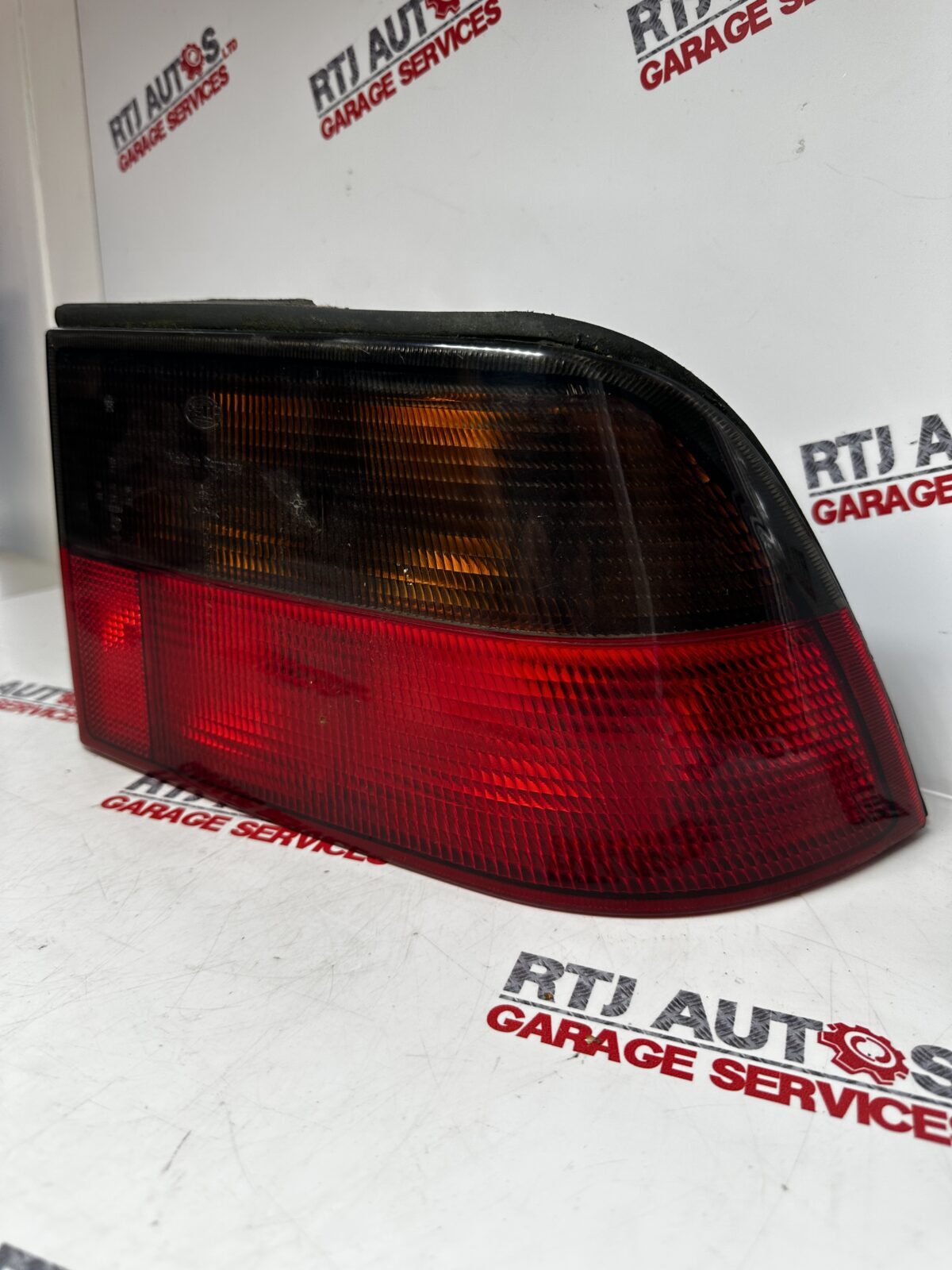 Saab 9000 CSE CS (92-98) Offside Drivers Rear Tail Light