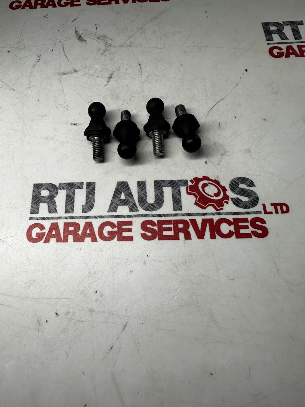 Saab 93 9-3 03-12 Engine Cover Bung Studs x4 55560110