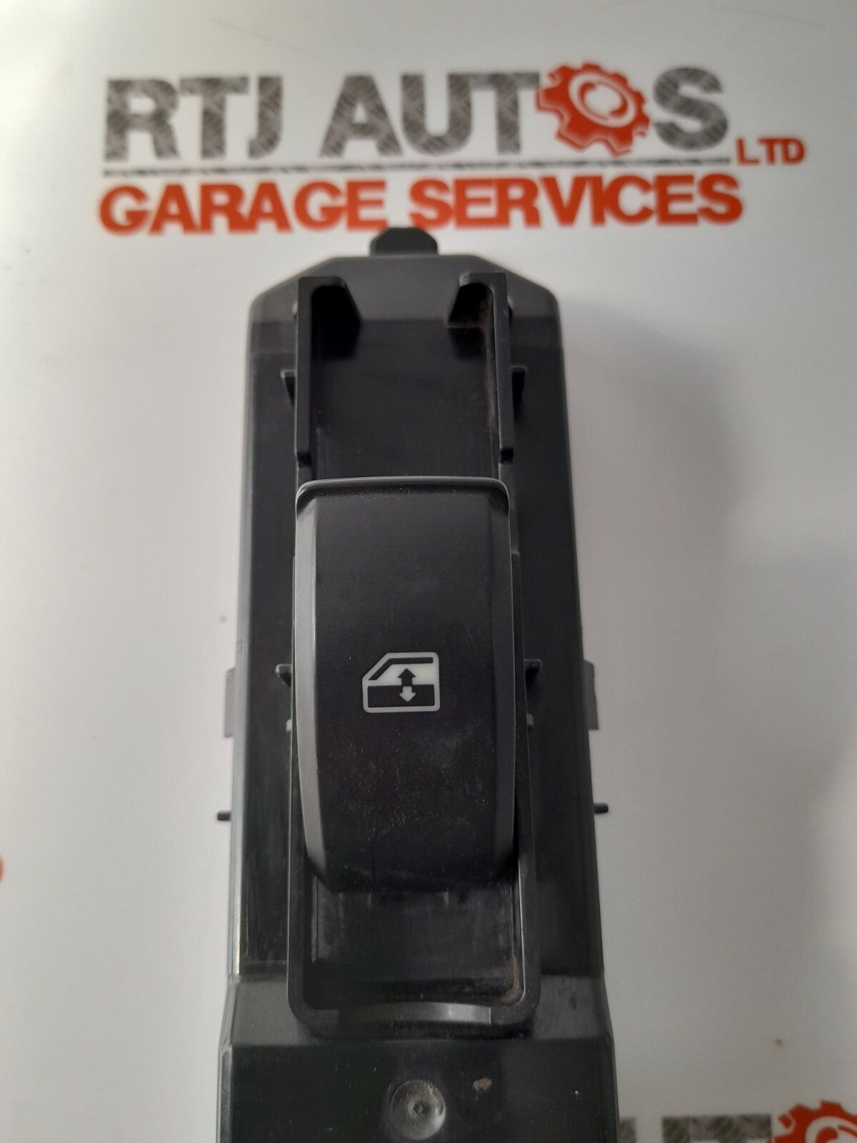 Saab 93 9-3 CV Window Switch Pack w/out Finger Protection 12805702