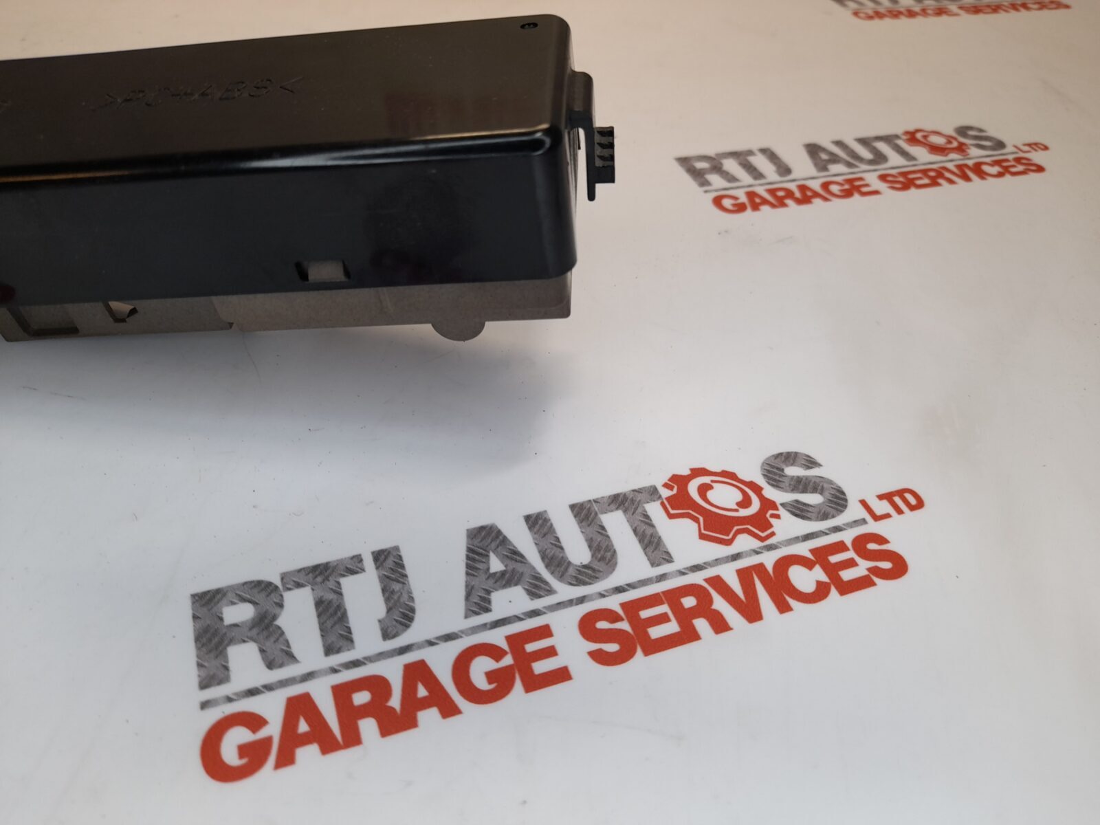 Saab 93 9-3 CV Drivers Front Window Switch Pack w/o Finger Protection 12772065