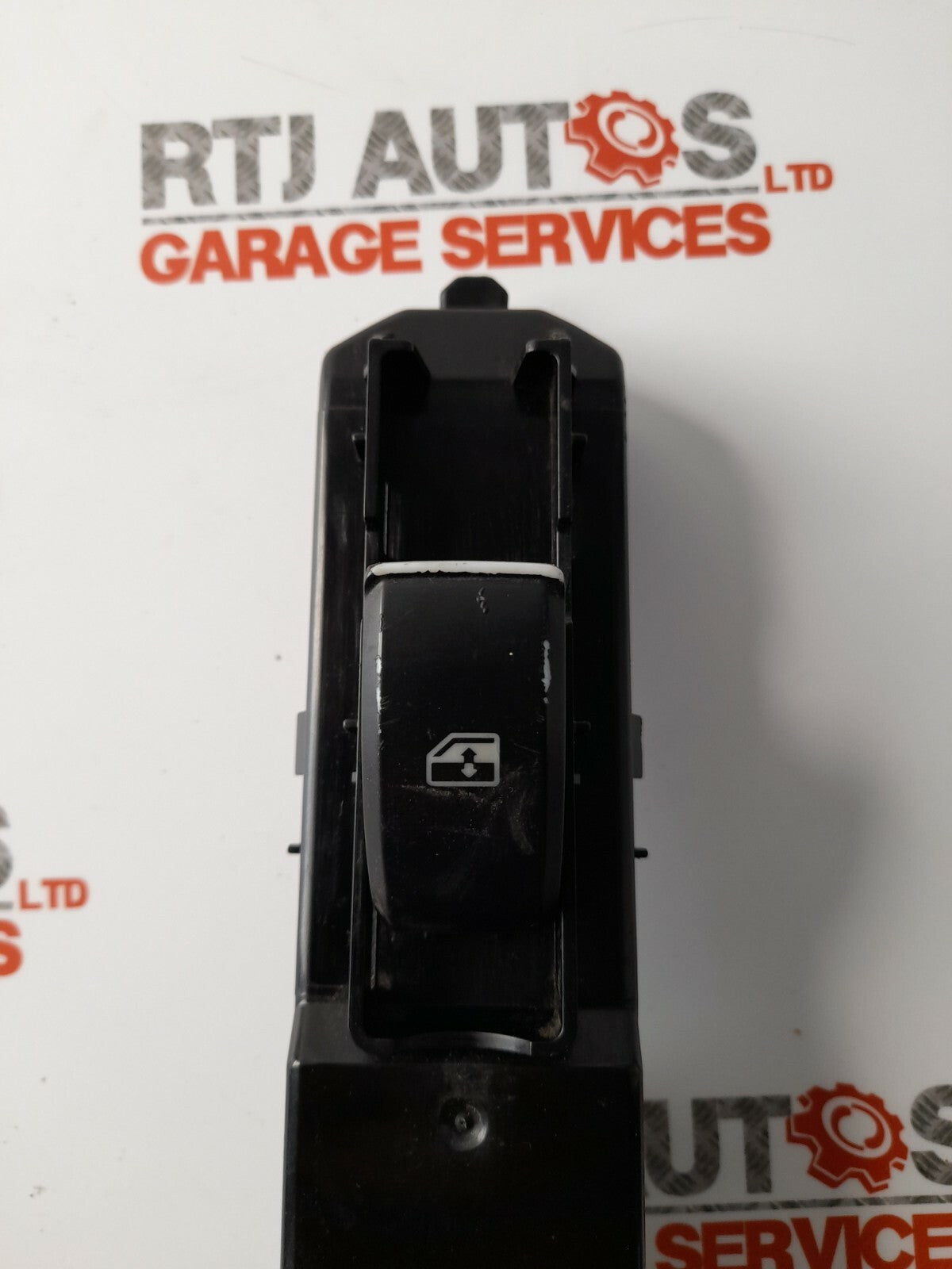 Saab 93 9-3 CV Nearside Front Window Switch Pack w/Finger Protection 12805704