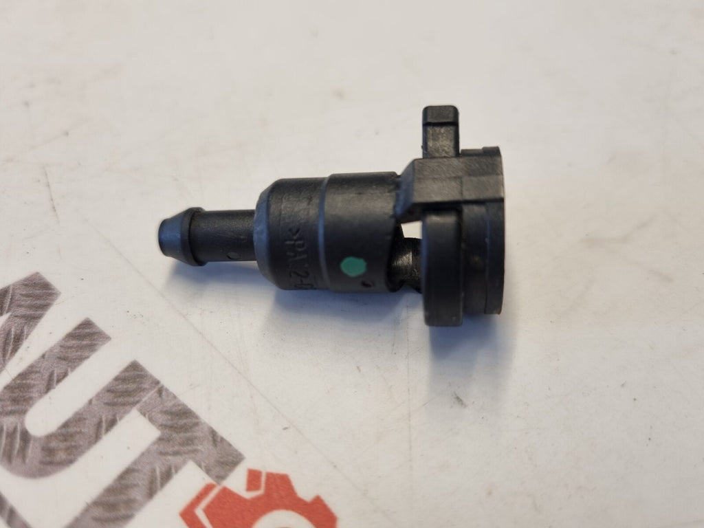Saab 9-3 93 Washer pump snap on clip fitting 12787618