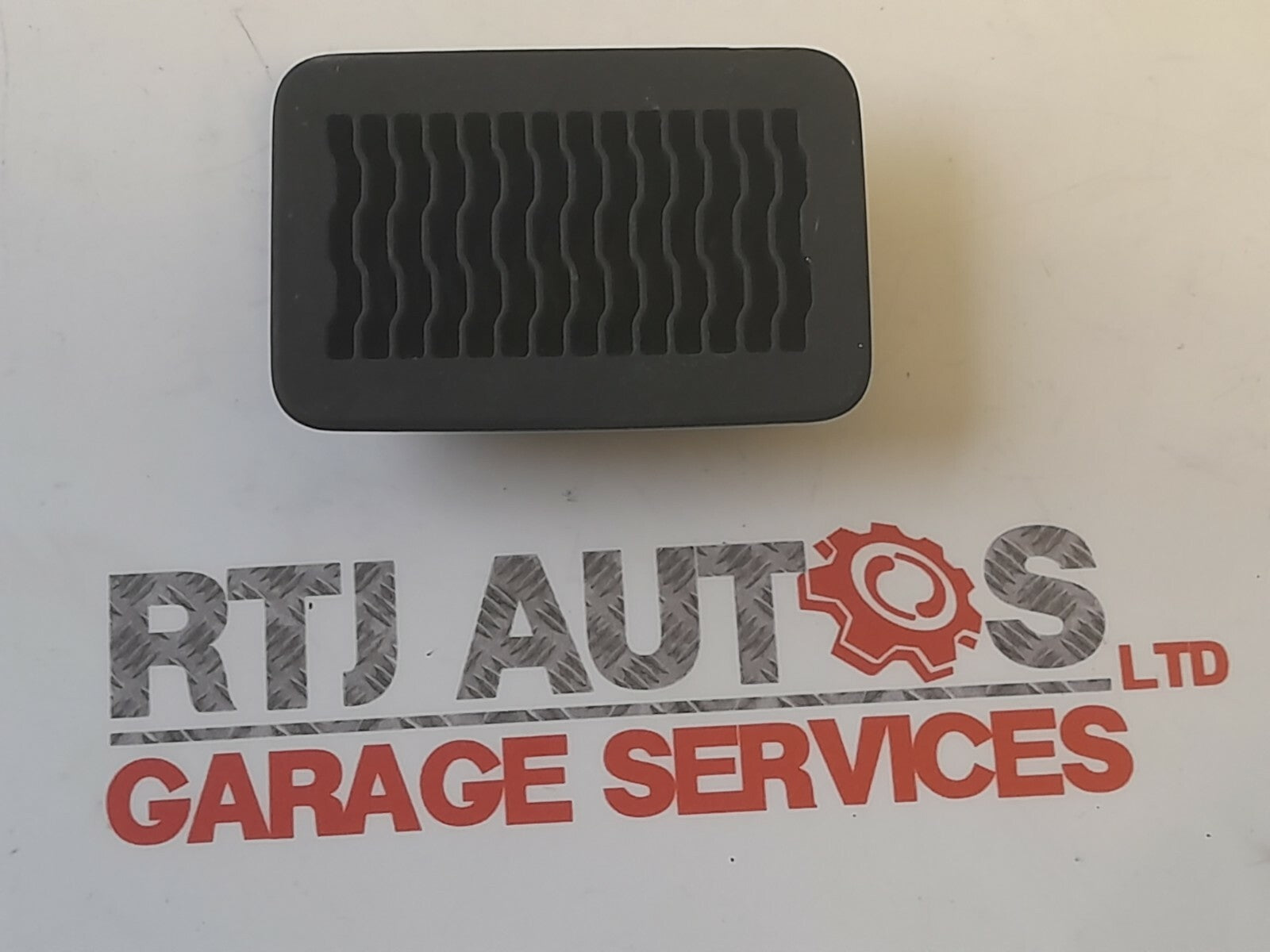 Saab 93 9-3 4D 5D CV Centre Console Coin Box 12790322