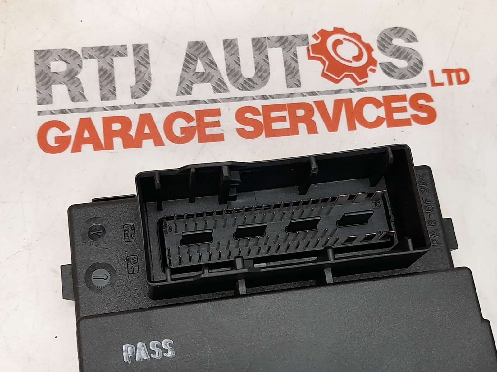 Saab 93 9-3 (07-10) Body Control Module BCM Control Unit 12843162 (12778377/ ...