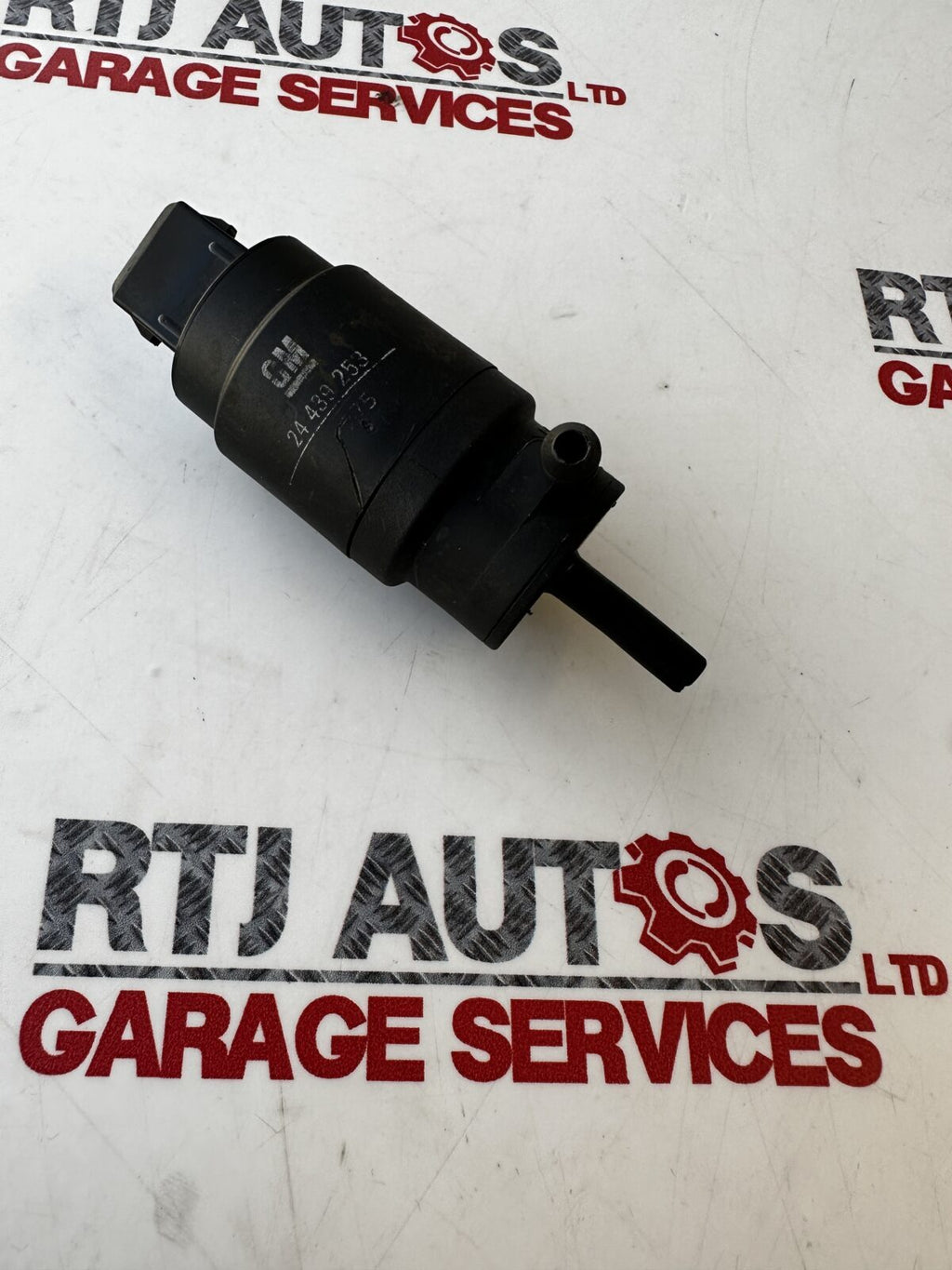 SAAB 95 9-5 ESTATE REAR WINDSCREEN WASHER PUMP 24439253