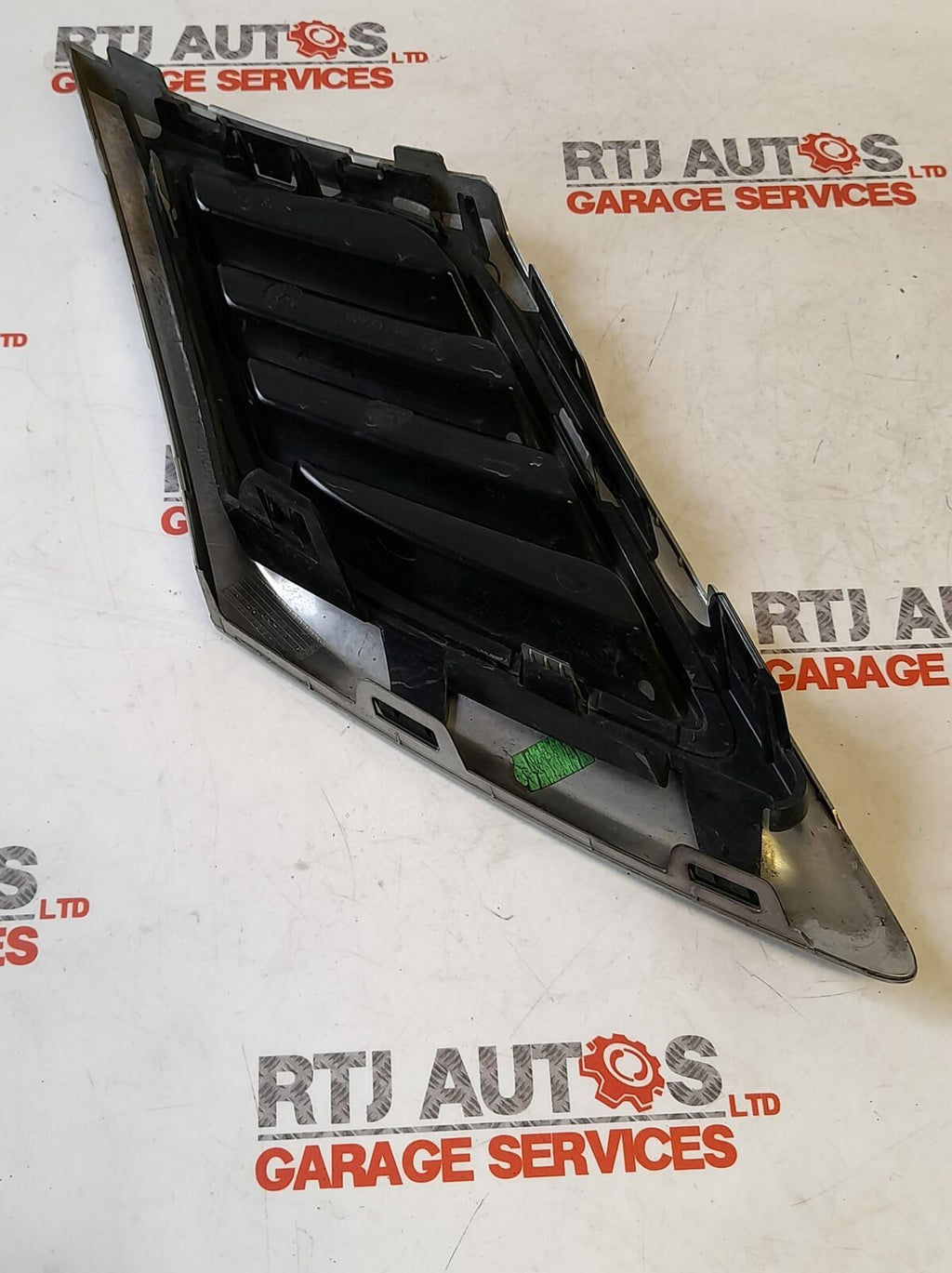Saab 9-3 93 07-12 Passenger Side Front Grille 12765503 12765505 12769754