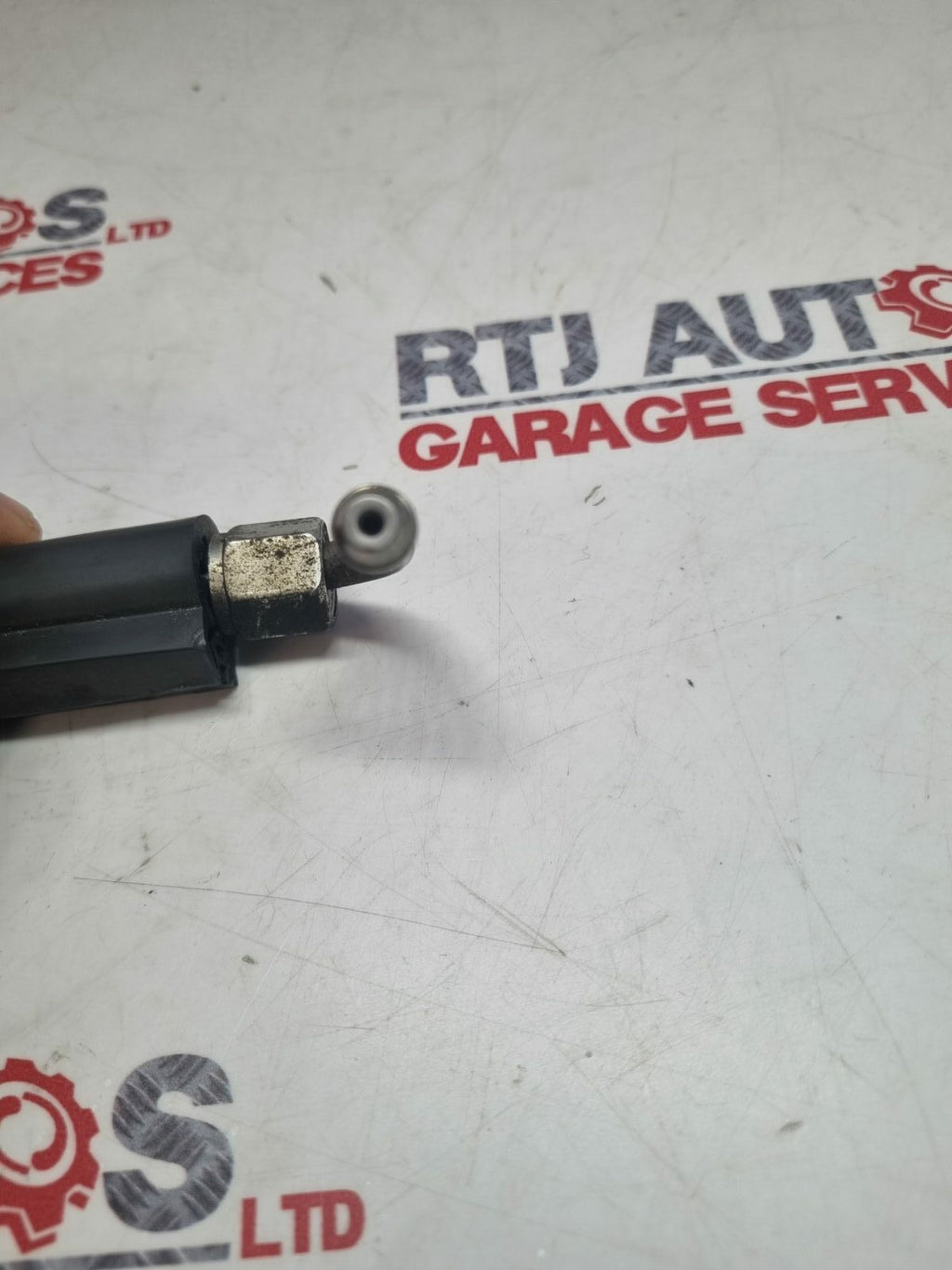 Saab 93 9-3 1.9Tid TTid Z19DTH Z19DTR fuel pump to rail pipe 55215517