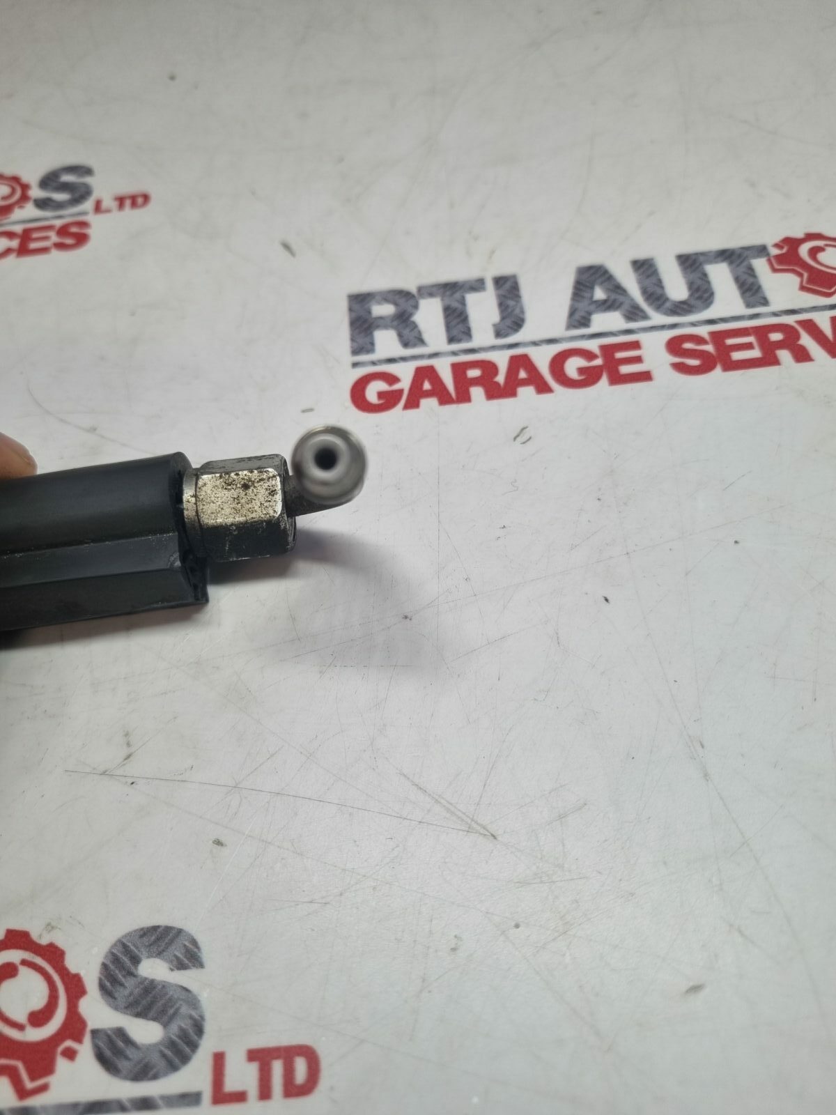 Saab 93 9-3 1.9Tid TTid Z19DTH Z19DTR fuel pump to rail pipe 55215517
