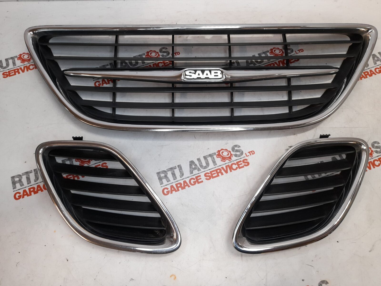 SAAB 9-3 Front Grill Set 12787224 12787226 12787228 2003 - 2007