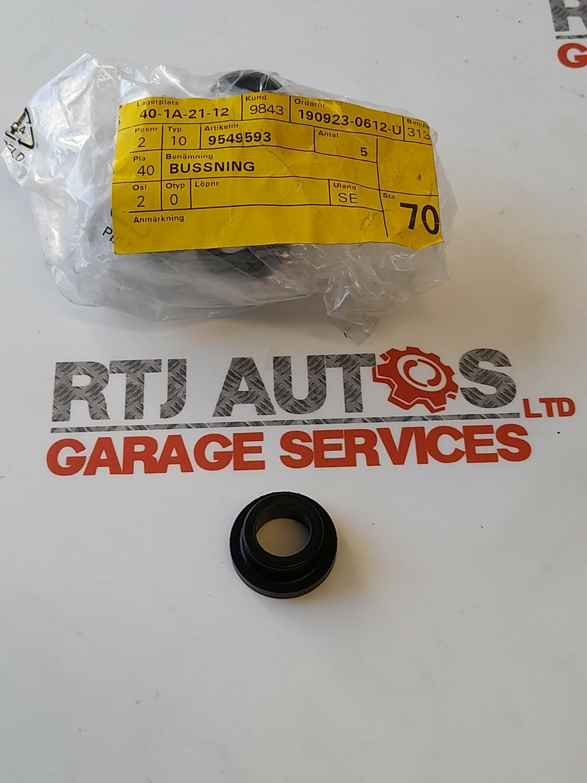 Genuine Saab 9-3 9-5 Cam Box Joint Nipple 55560443 and Bushing 9549593
