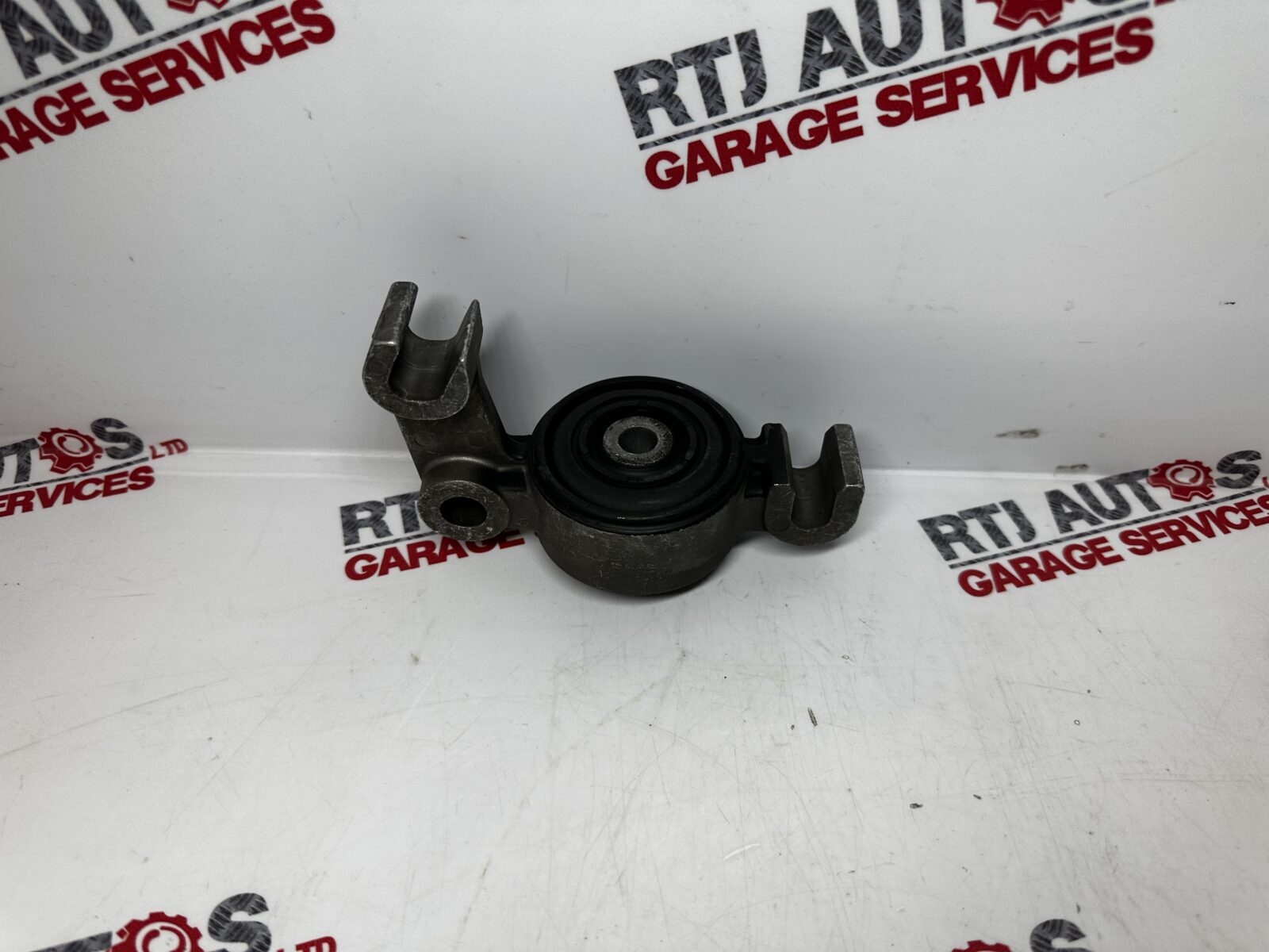 Genuine Saab 93 9-3 Rear Top Mount 12796037