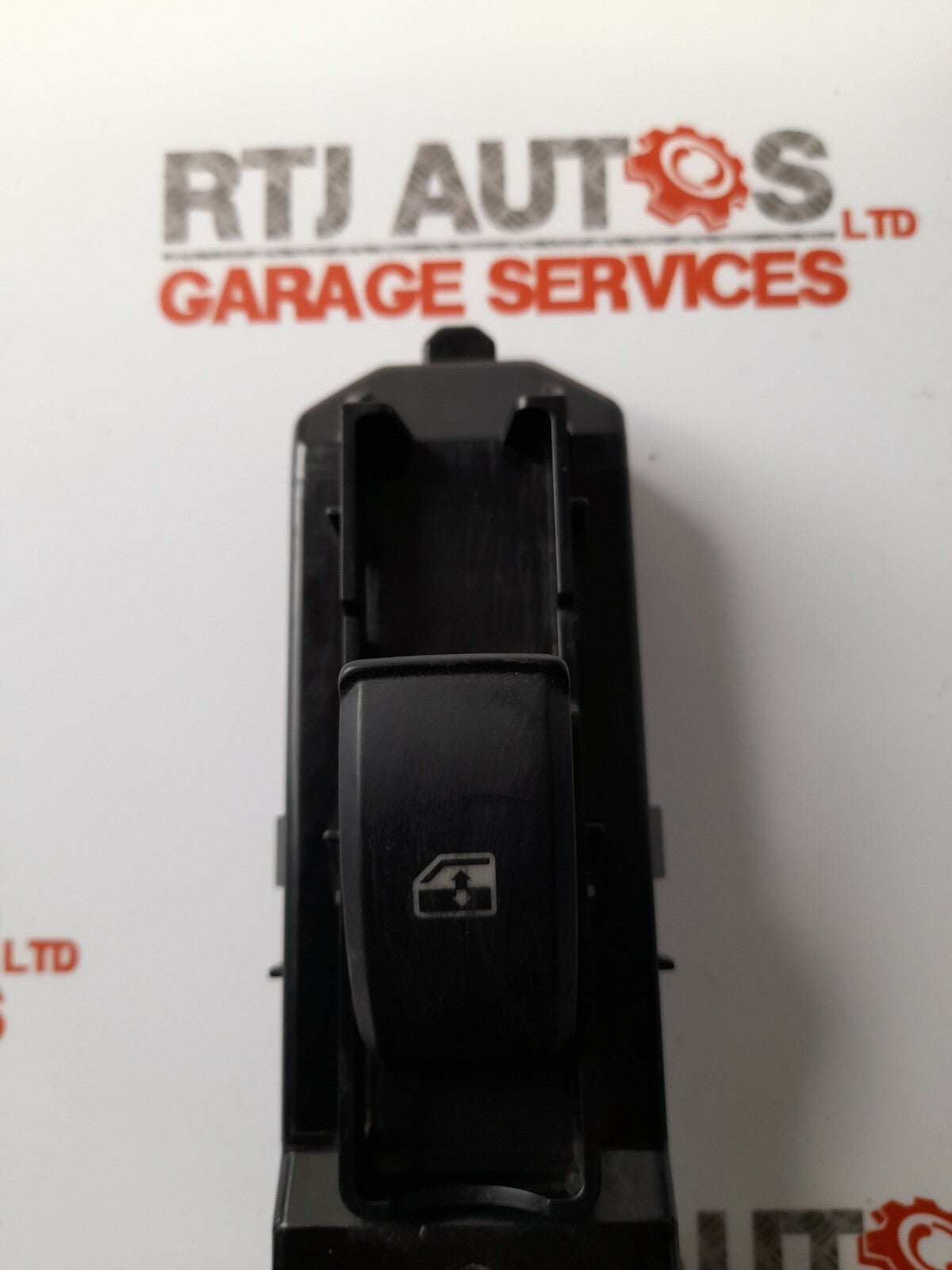 Saab 93 9-3 Nearside Rear Window Switch (No Anti Pinch) 12805695 (2005)