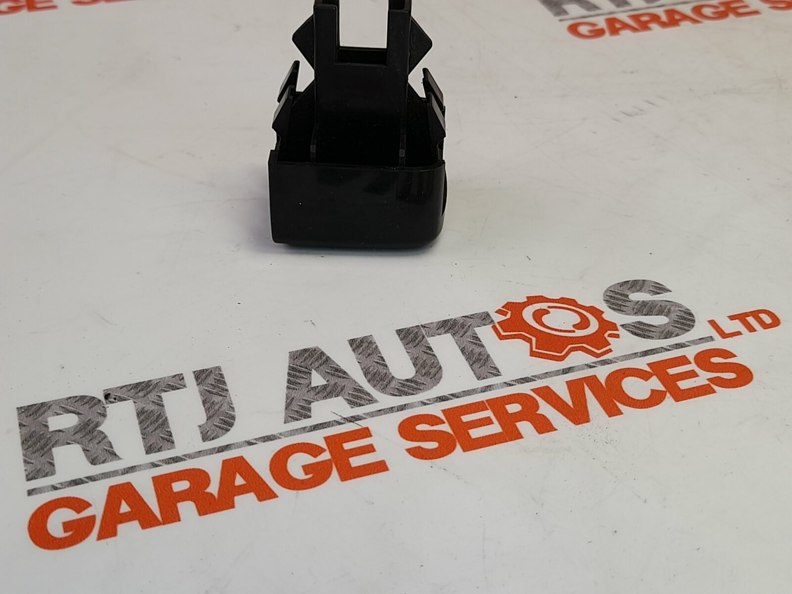 Saab 900 (94-98) 9-3 (98-03) Blind Knob Button Switch 4409280