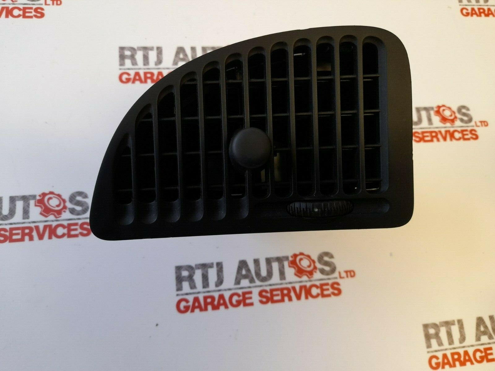 SAAB 9-3 93 2004-2012 O/S RIGHT DRIVER SIDE DASH HEATER AIR VENT 12804034 BLACK