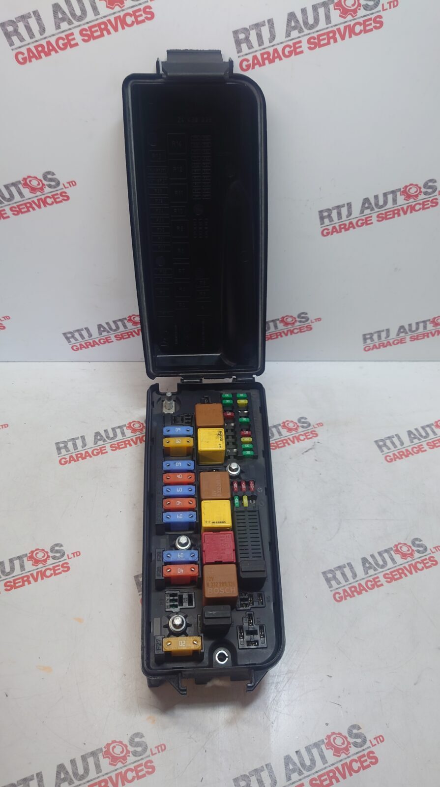 Saab 93 9-3 03-11 Z19dt Z19dth Engine Bay Fuse Box 12805845