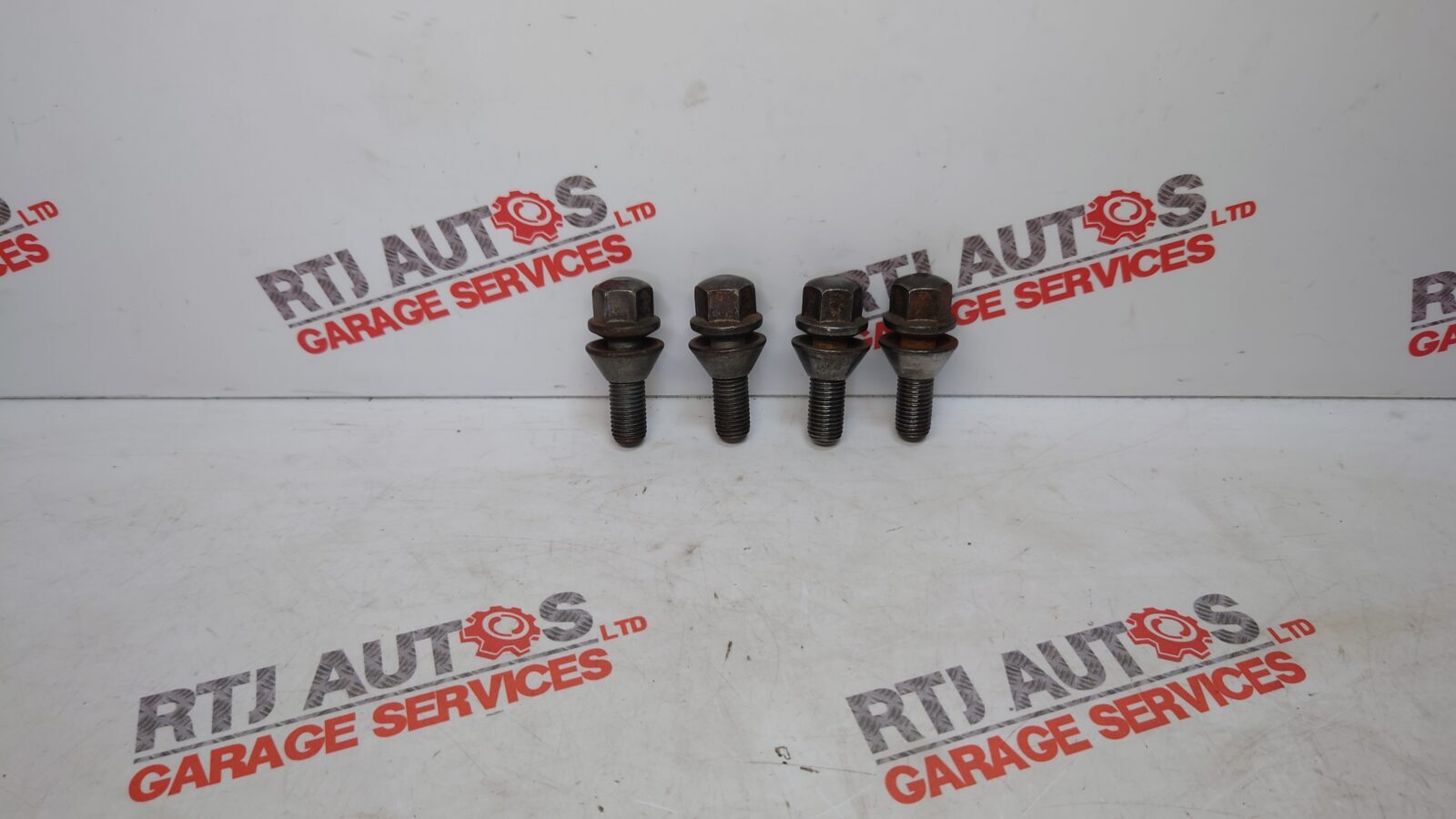 Saab 93 9-3 95 9-5 03-11 Wheel bolts X4