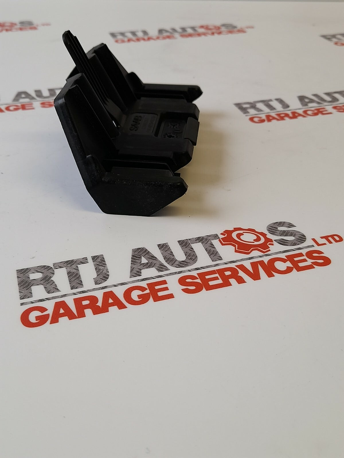 Saab 9-3 2003-2012 Parking Distance Control ECU Bracket 12805267