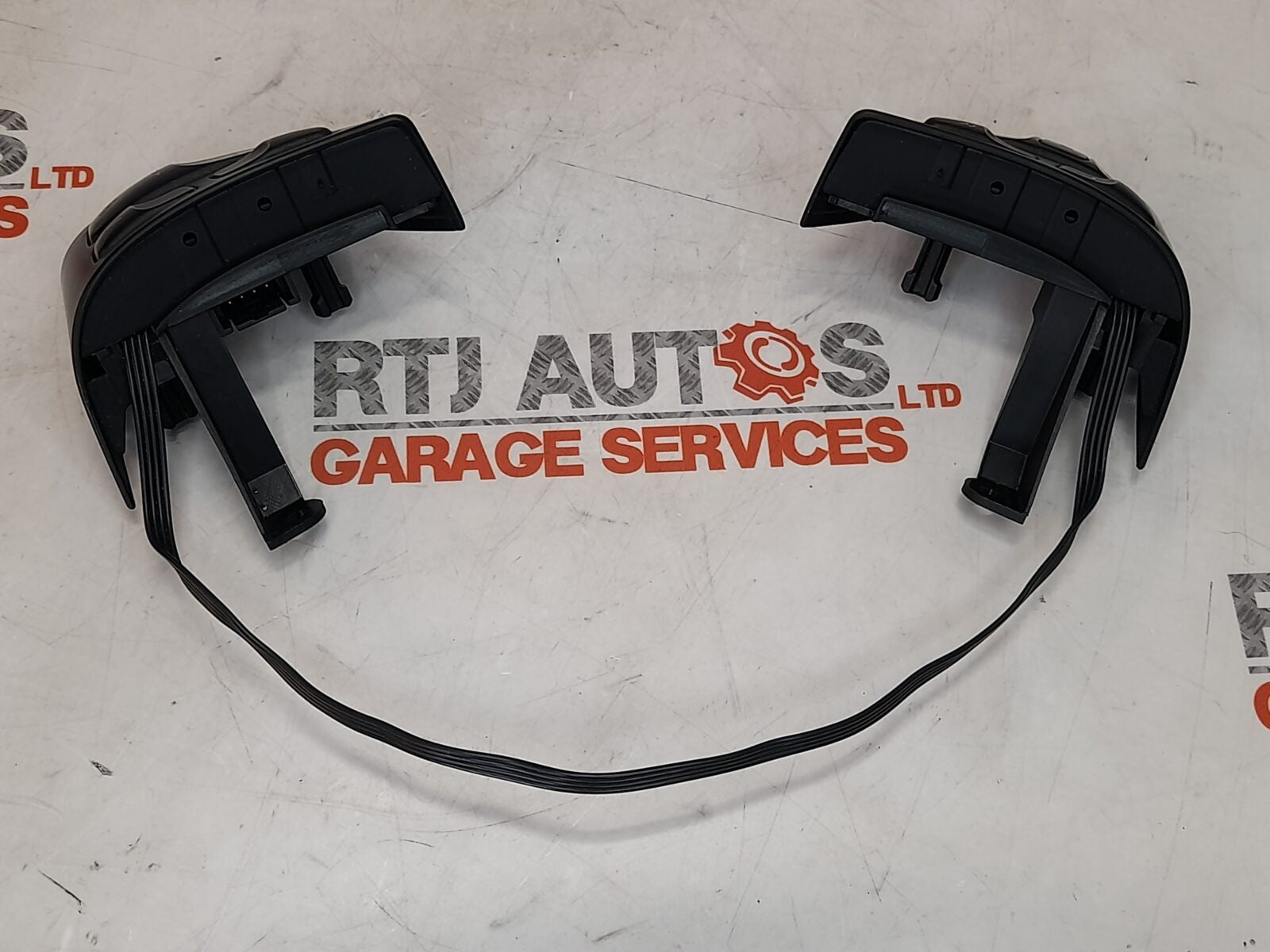 SAAB 93 9-3 2007 - 2011 Steering Wheel Switches Black 12764172