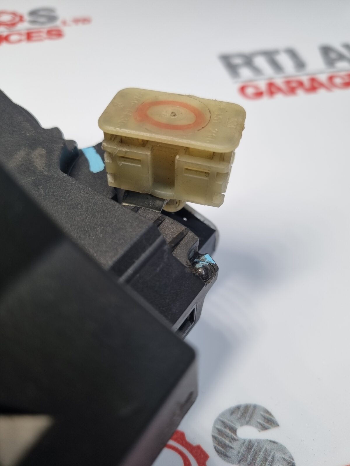 Saab 9-3 Door lock 2003 7 pin Left Hand N/S Passenger Front 12791474